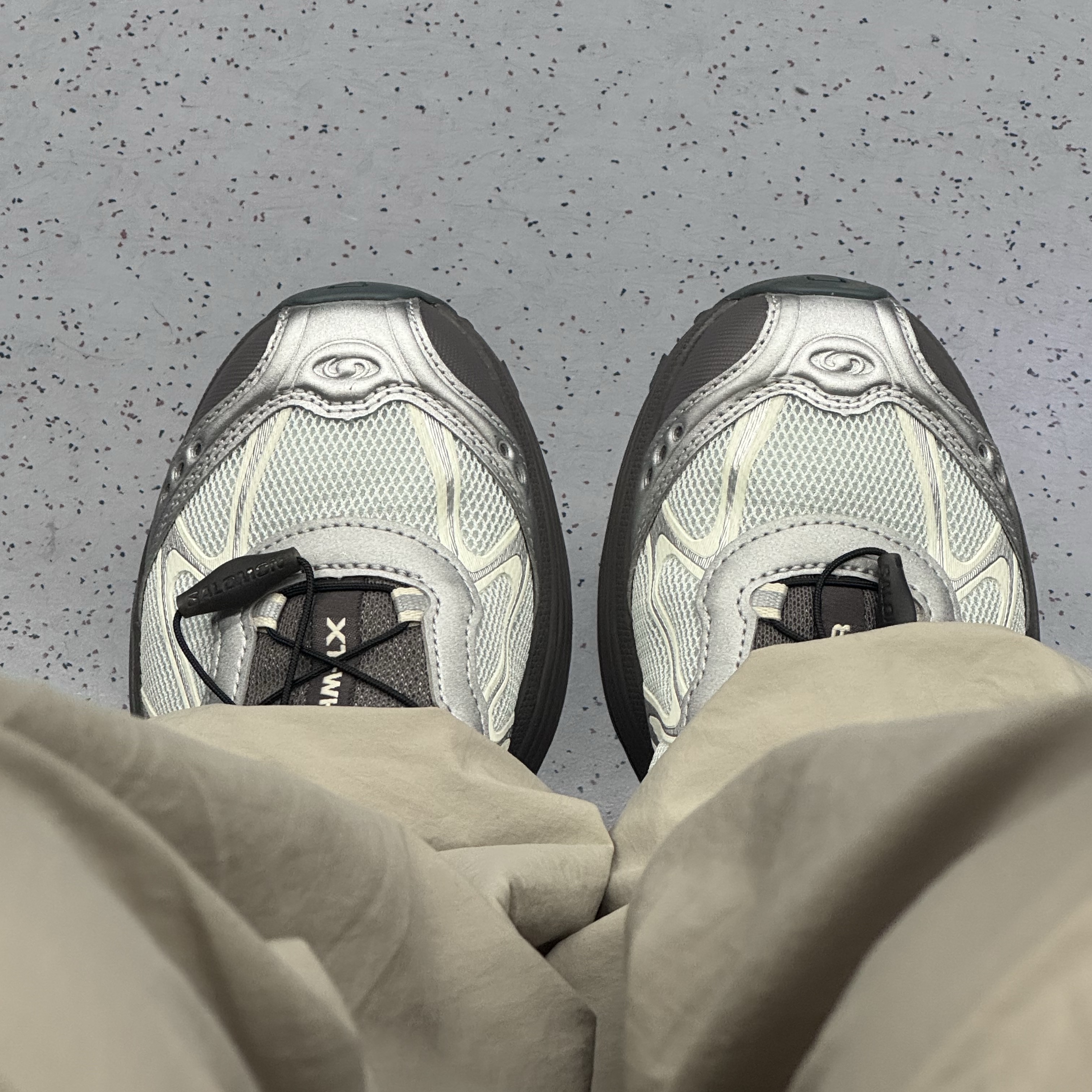 Salomon XT-Whisper Silver Ice Flow 착용 스타일