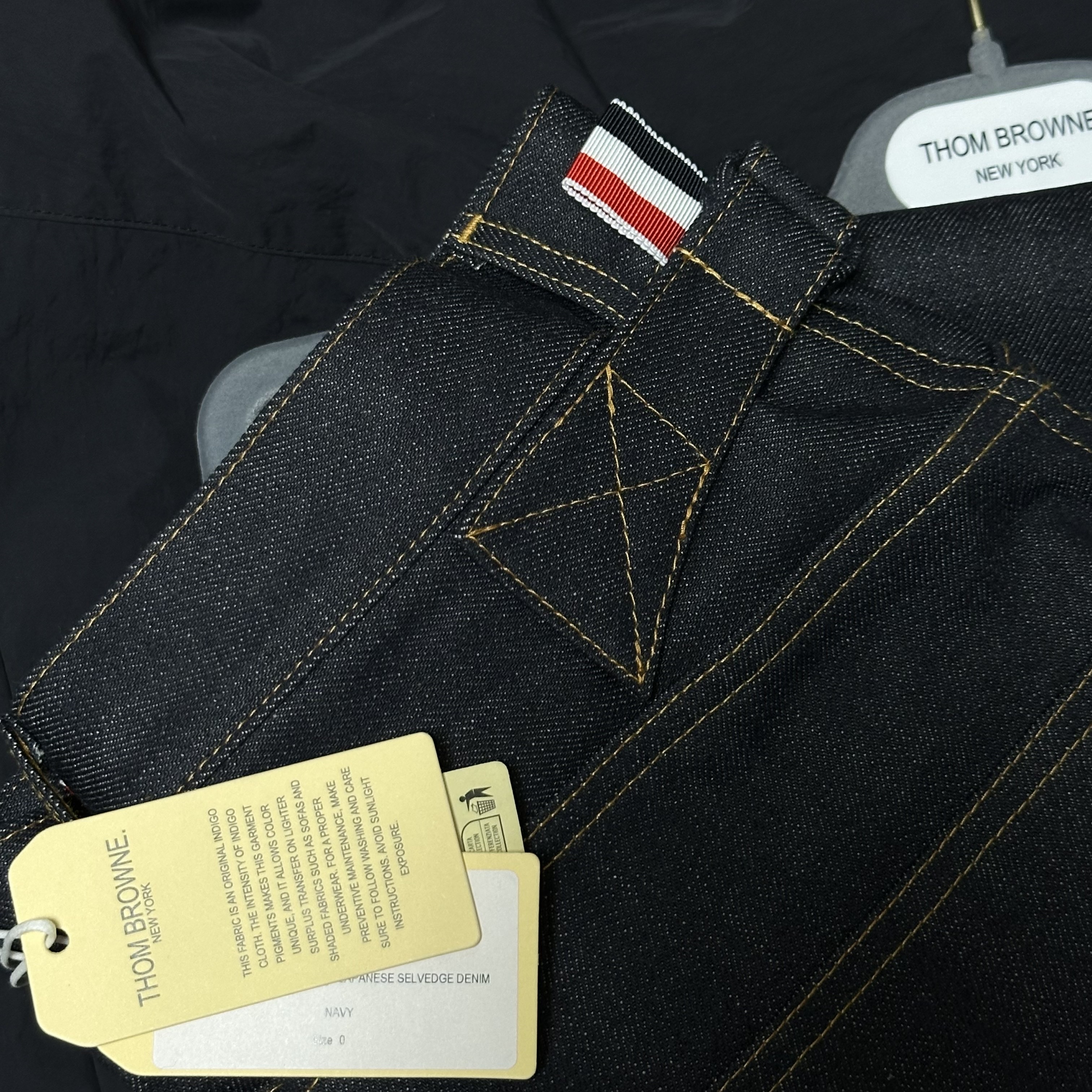 Thom Browne Selvedge Denim 5 Pocket Trouser Navy 착용 스타일 - 2