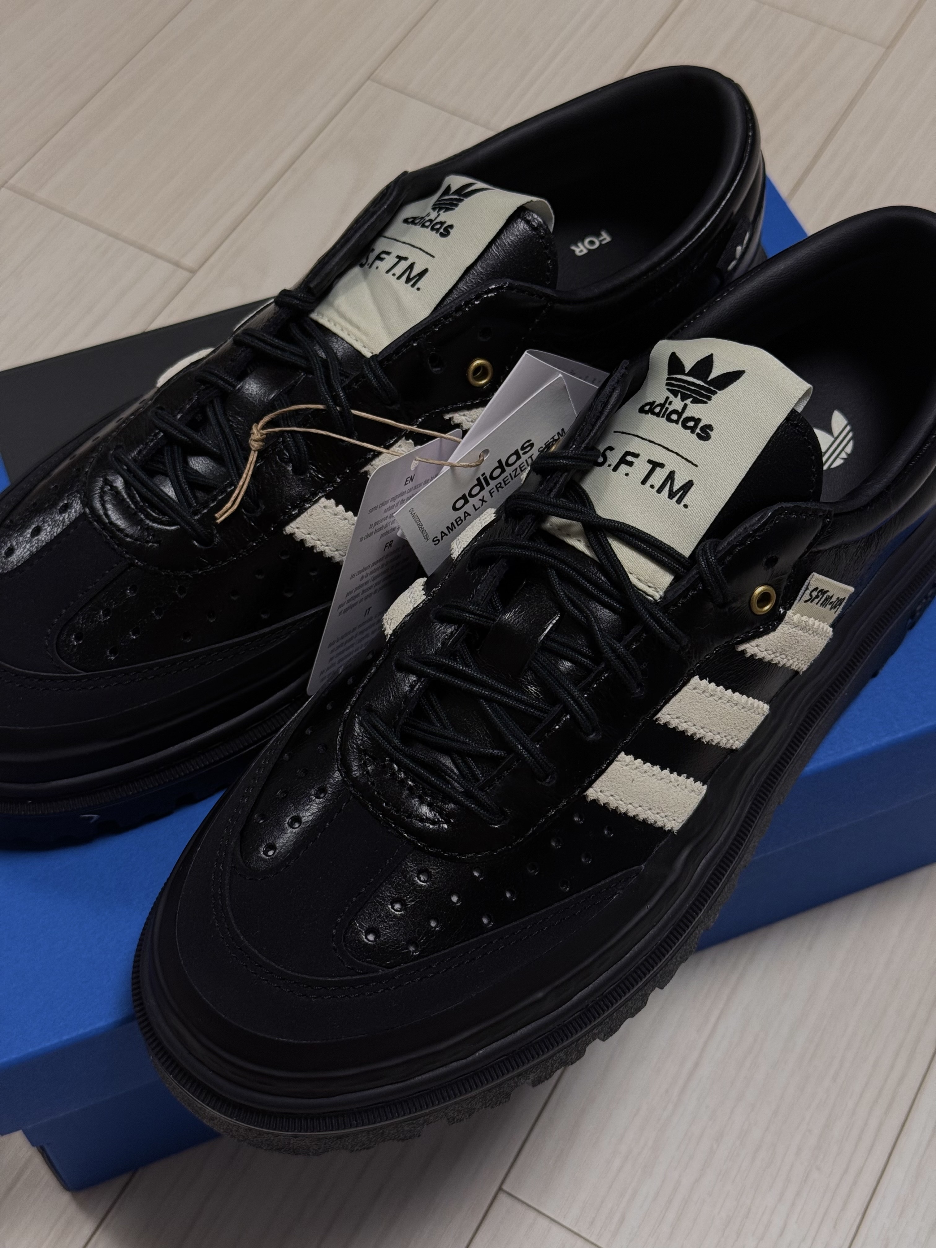 Adidas x Song for the Mute 007 Samba LX Freizeit Black, Adidas x Song for the Mute 007 Samba LX Freizeit Aurora Coffee 착용 스타일 - 2