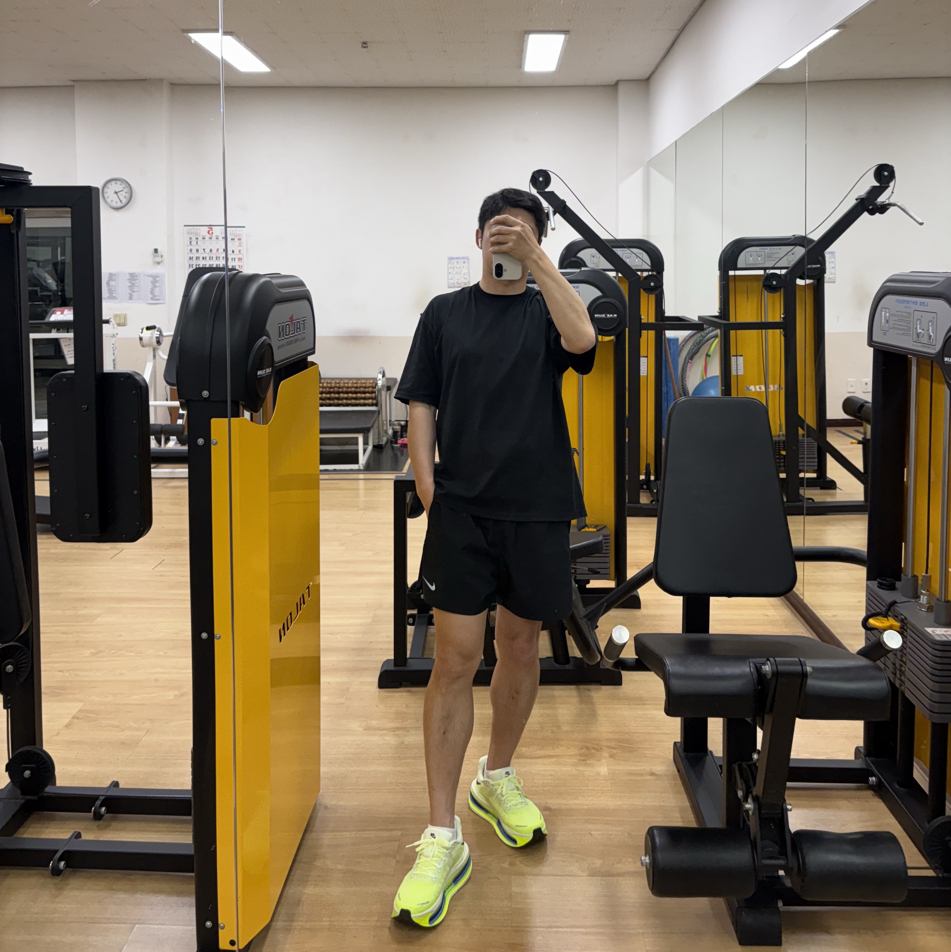 Nike Dri-Fit Stride 5 Inch Brief Lined Running Shorts Black - Asia, Nike Vomero Premium Volt Tint Sapphire 착용 스타일