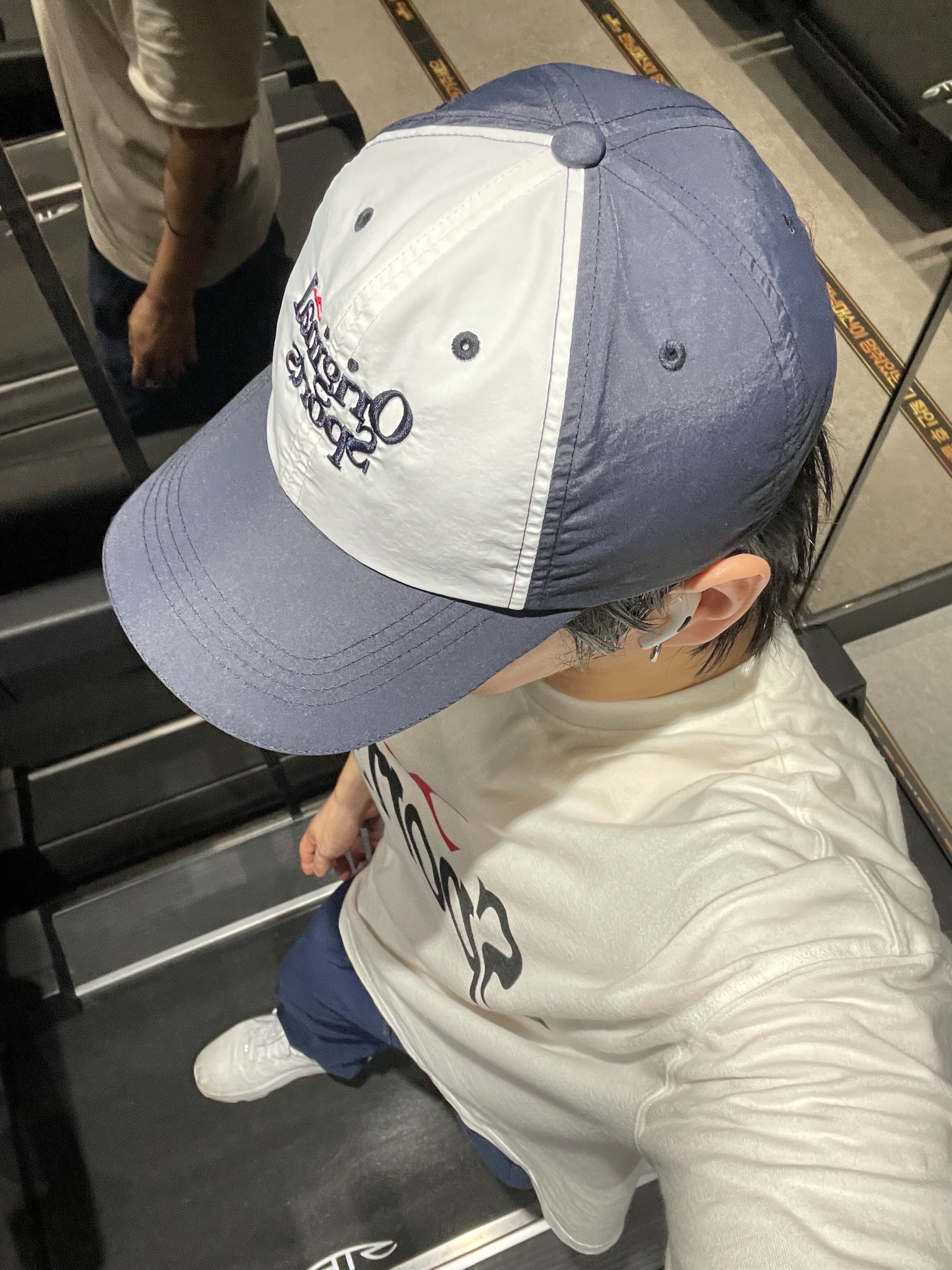 Hoka Bondi 6 White 착용 스타일 - 4