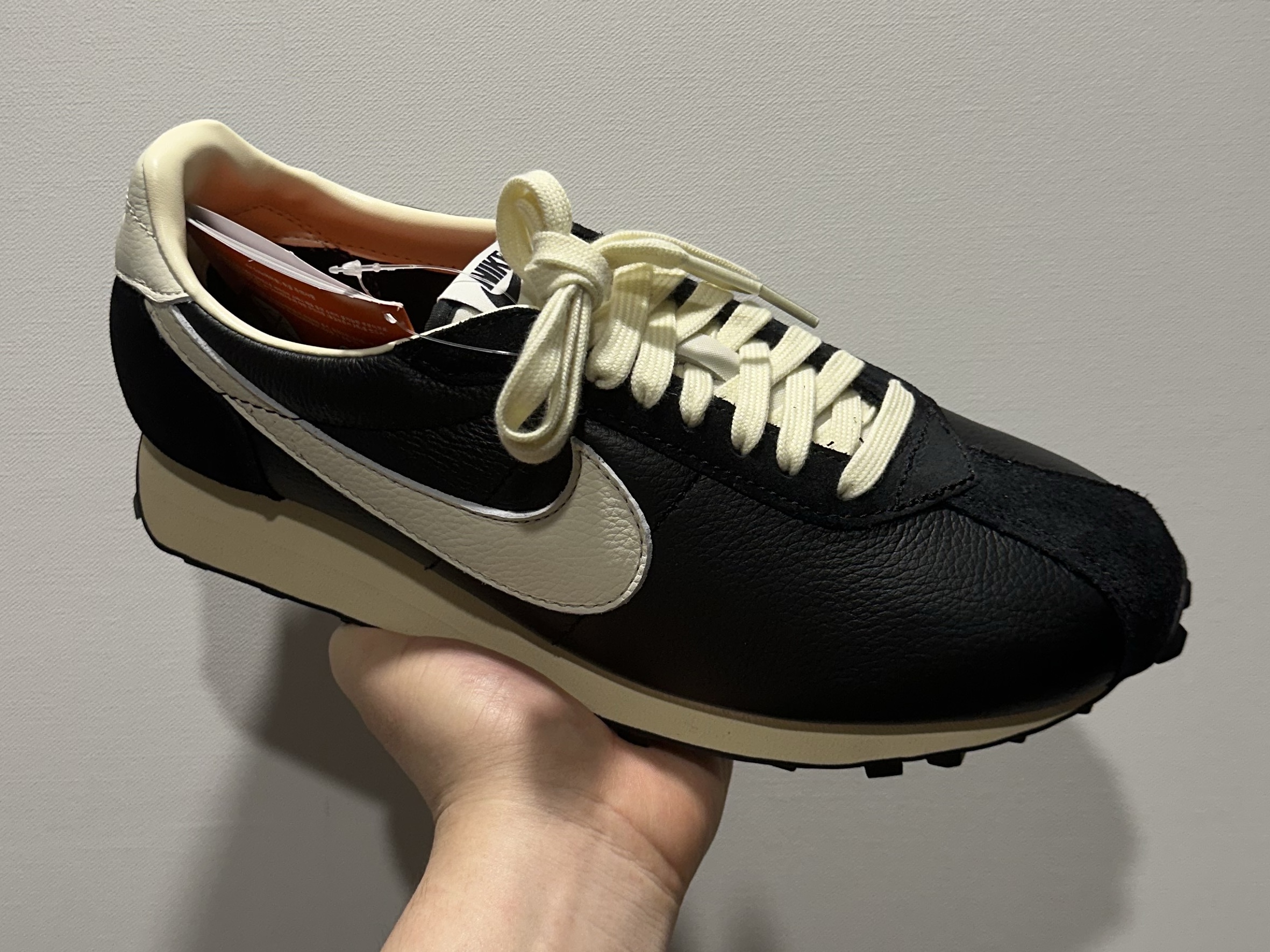 Nike LD-1000 Premium Black Beach 착용 스타일