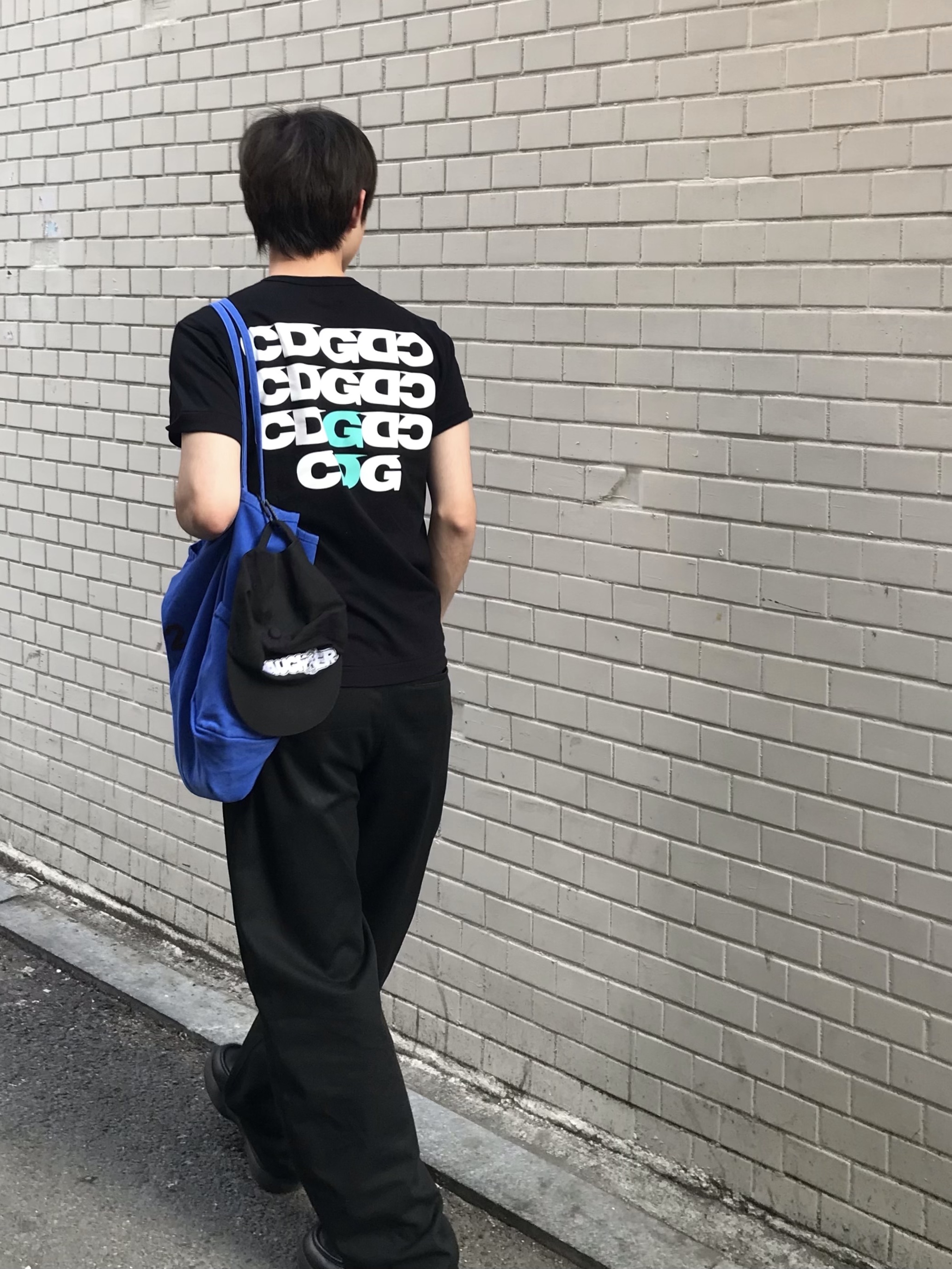 CDG x G-DRAGON Ubermensch CDGDC Symbol T-Shirt Black 착용 스타일 - 1