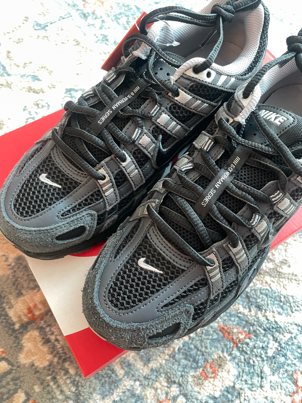 Nike P-6000 Suede Anthracite Chrome 착용 스타일 - 3