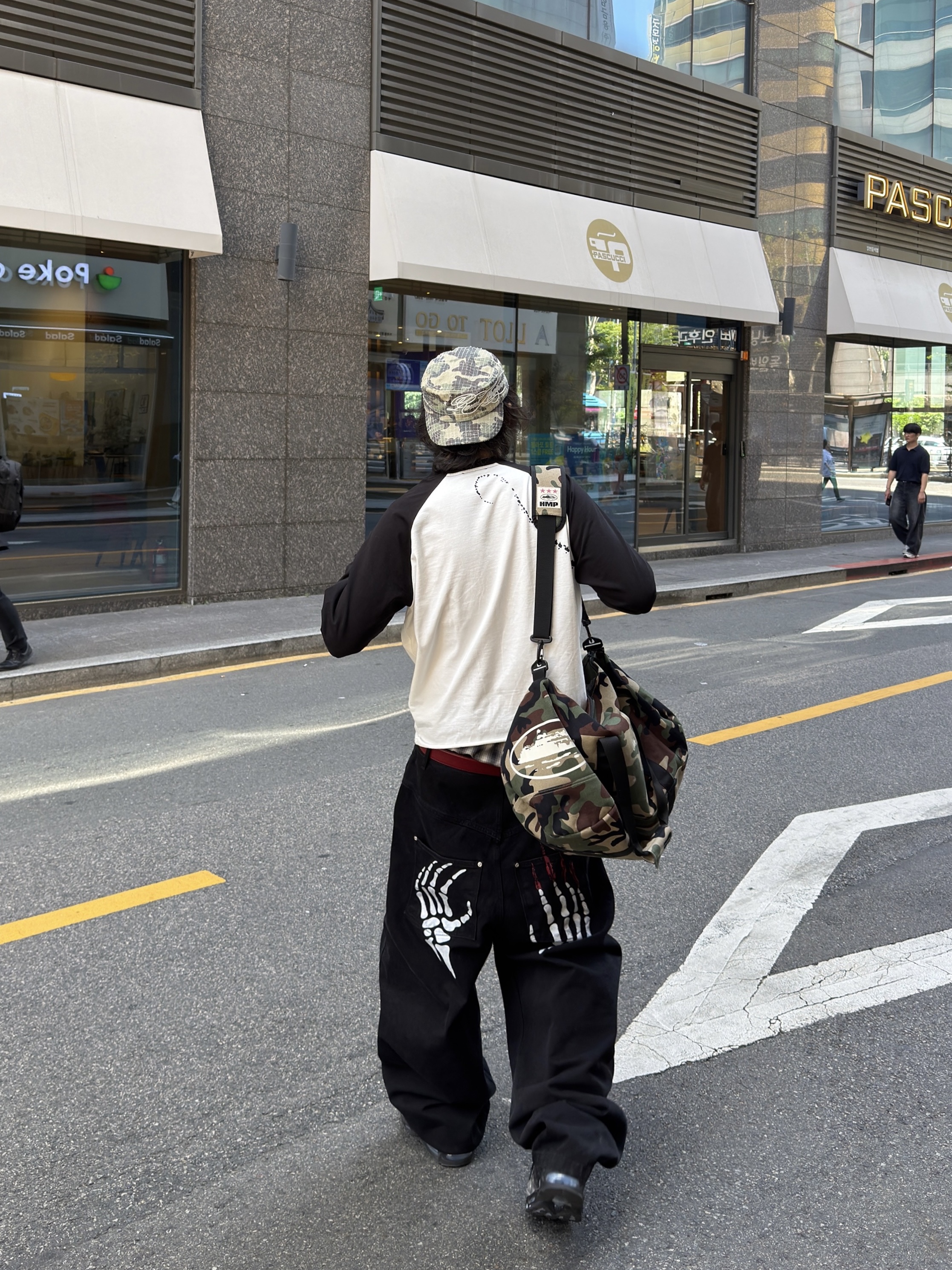 Nike x Palace Air Max 95 Metallic Silver Aluminum 착용 스타일 - 2