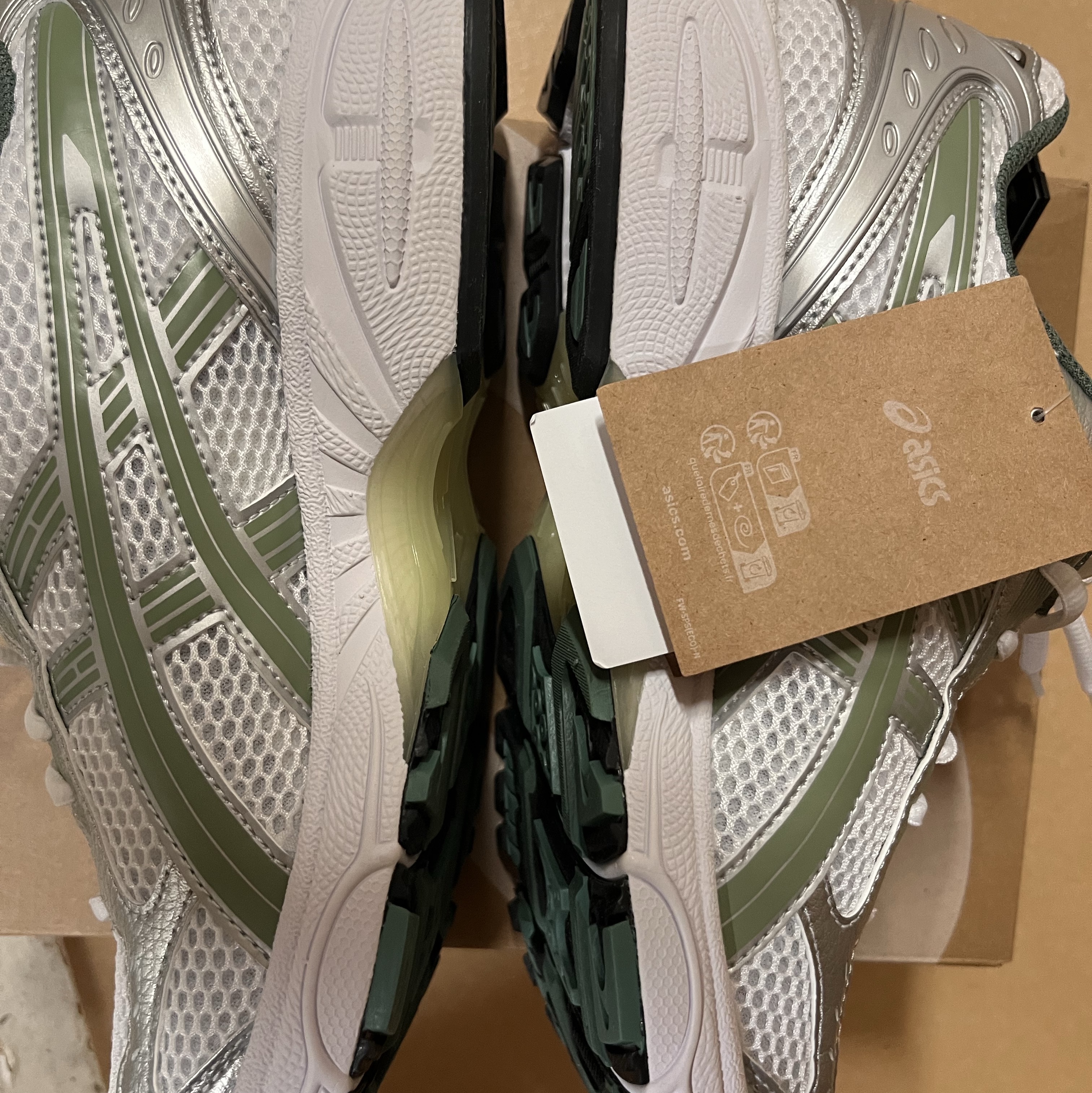 Asics Gel-Kayano 14 White Slate Grey 착용 스타일