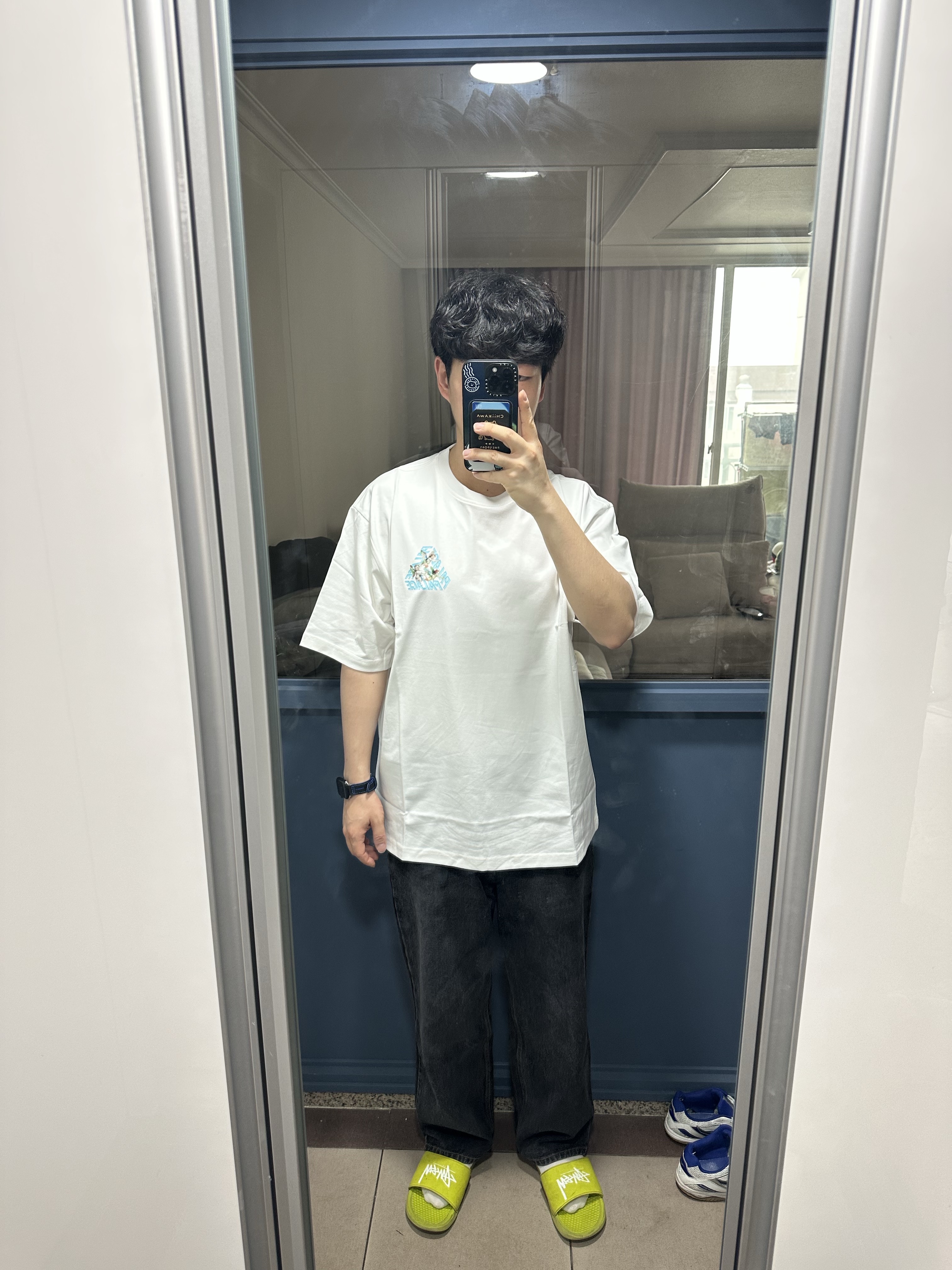 Palace Cherub P-3 T-Shirt White - 25FW 착용 스타일