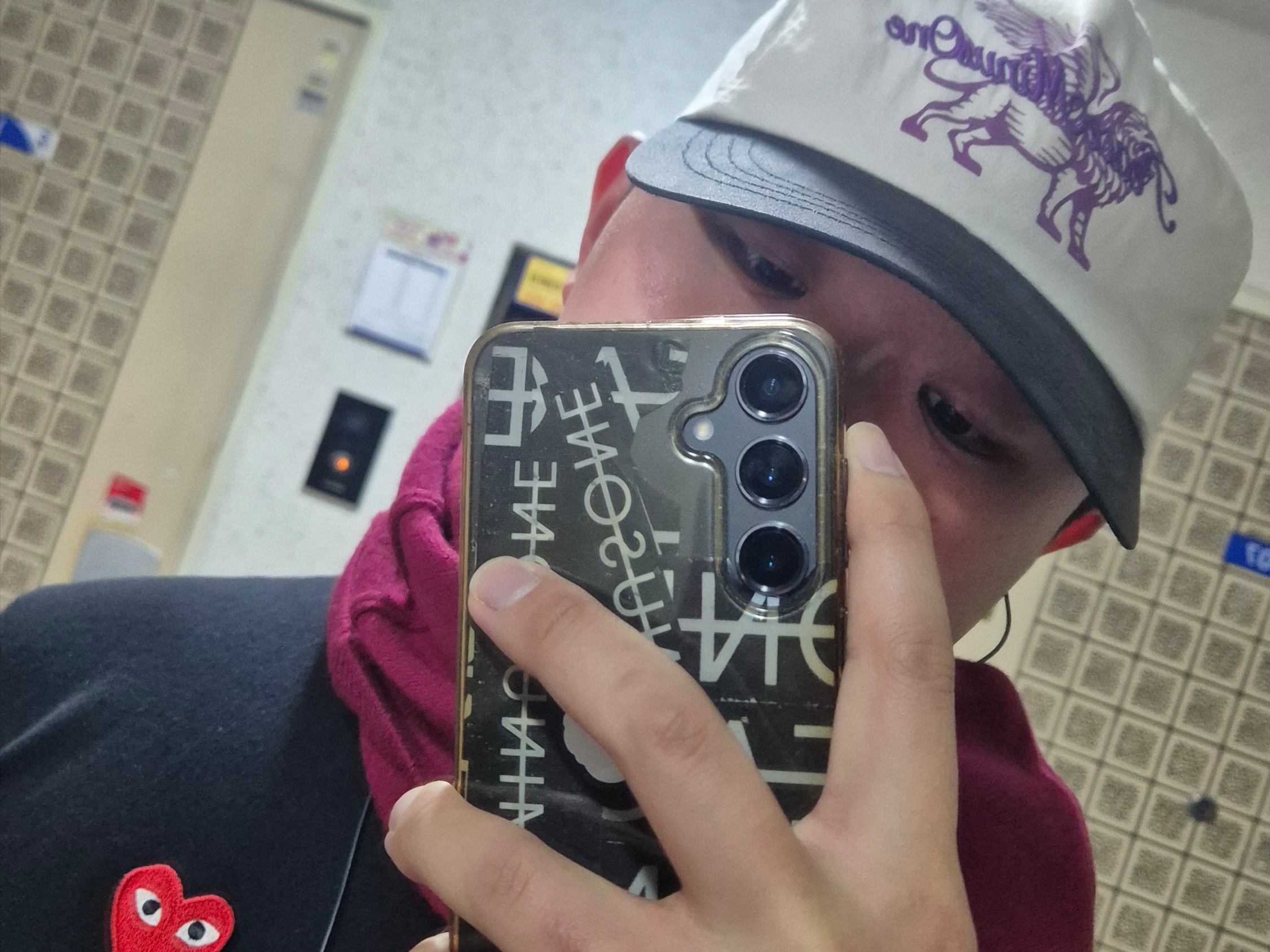 Peaceminusone x Joopiter Five-Panel Baseball Cap White Purple, Play Comme des Garcons LS T-Shirt Black 착용 스타일