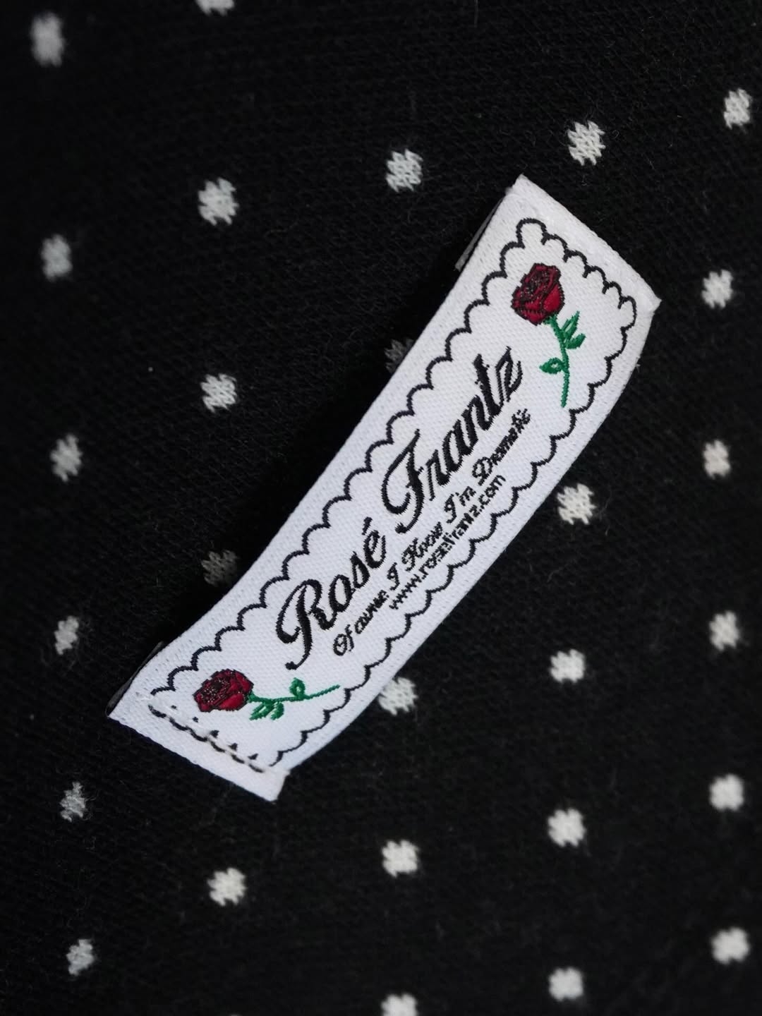 Rosefrantz Dot Button Point Cardigan [Black] 착용 스타일 - 7