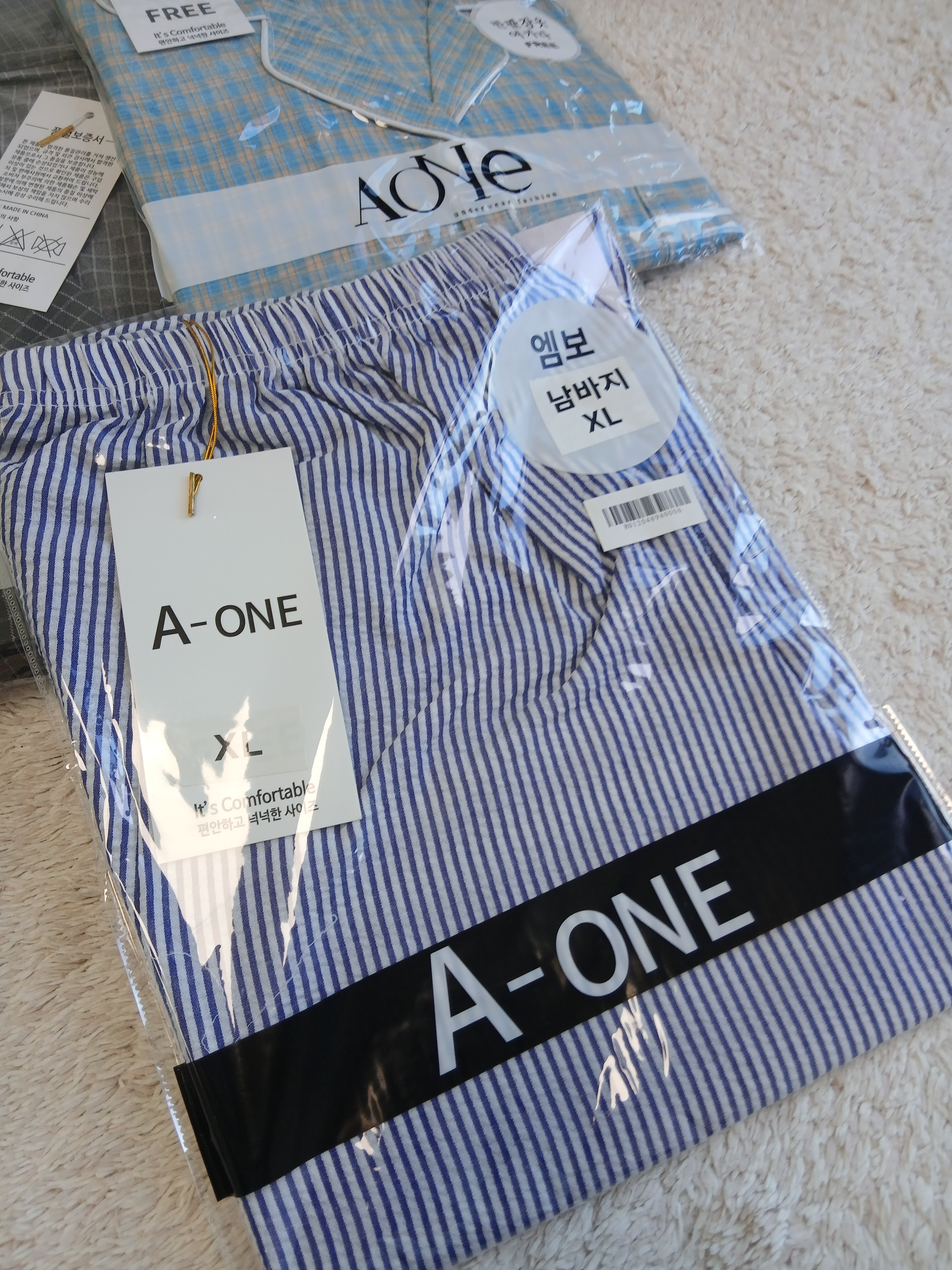 [3% 적립] Aone Cold Check Short Sleeve Pajama Set Gray Check, [3% 적립] Aone Cold Check Short Sleeve Pajama Set Navy Check 착용 스타일 - 5
