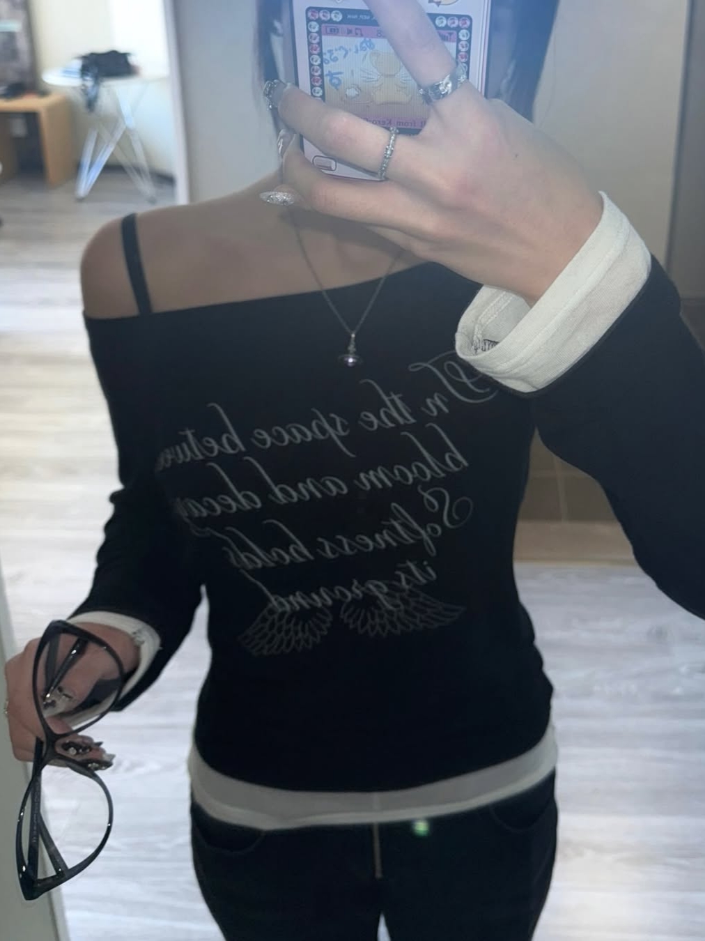 Rosefrantz Lettering Angel Long Sleeve [Black] 착용 스타일 - 3