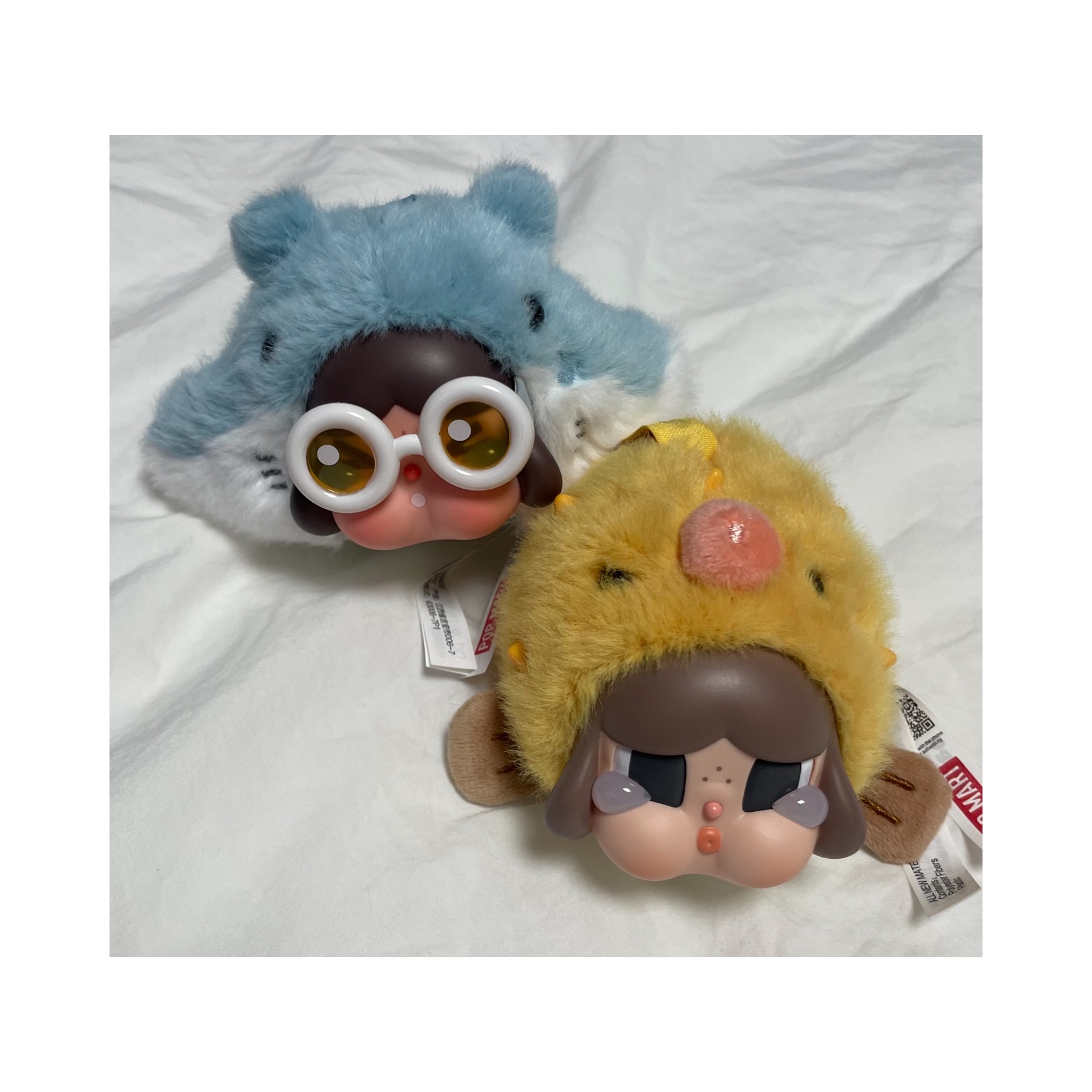 Pop Mart Crybaby Cry Me An Ocean Series Vinyl Plush Pendant The Manta Ray (Opened Case), Pop Mart Crybaby Cry Me An Ocean Series Vinyl Plush Pendant The Pufferfish (Opened Case) 착용 스타일