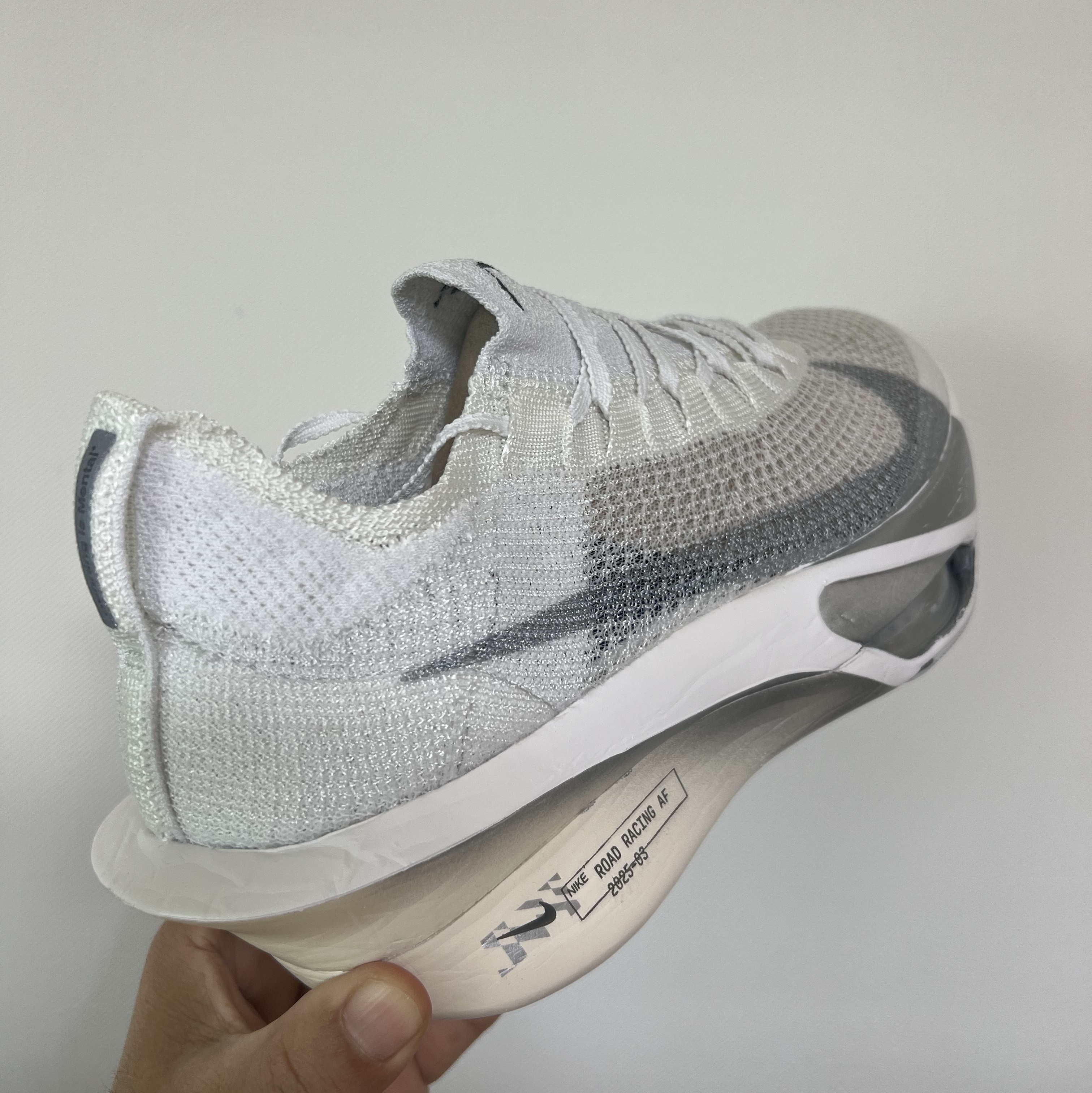 Nike Air Zoom Alphafly Next% 3 Platinum Tint Reflect Silver 착용 스타일 - 2