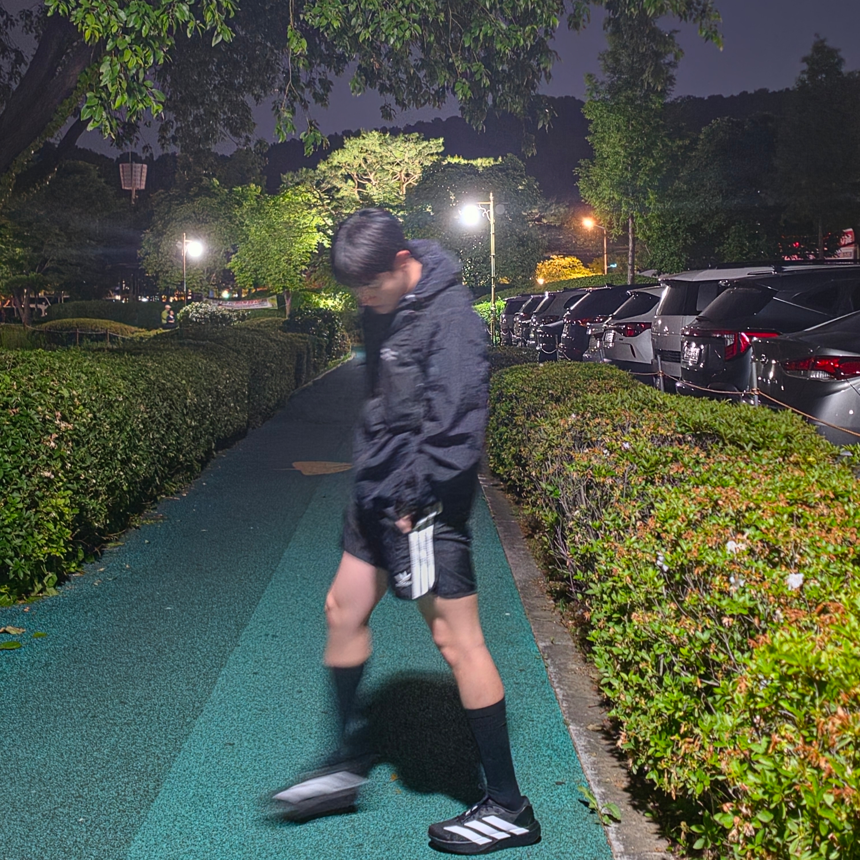 [KREAM 단독] runwhither Windbreaker Jacket V2 Black, [KREAM 단독] runwhither Trail Running Vest Black 착용 스타일 - 2