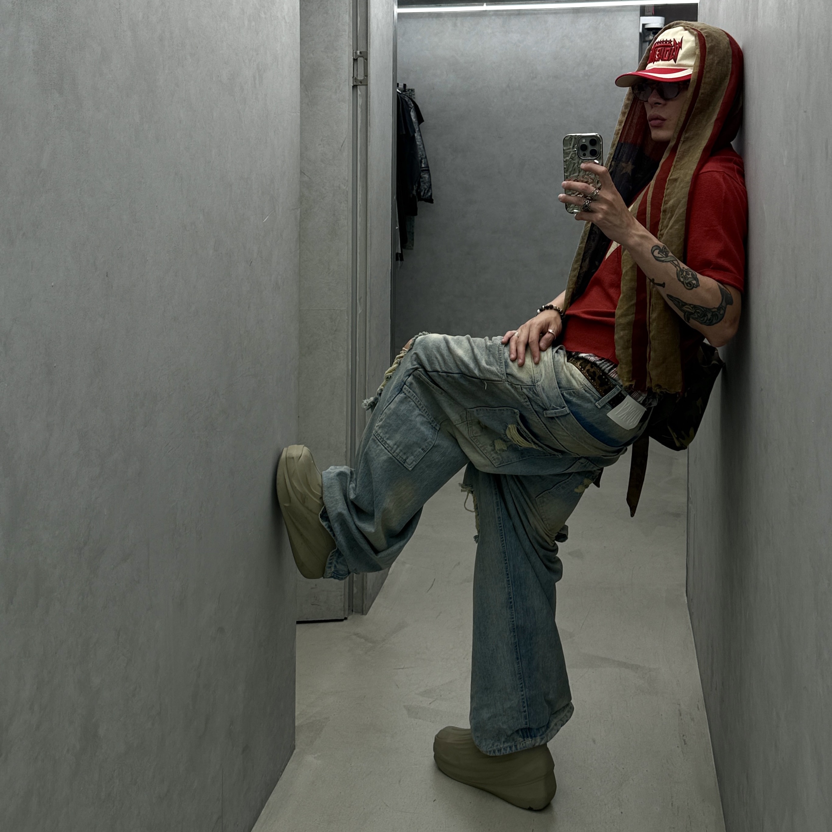 1017 Alyx 9SM Mono Boot Beige 착용 스타일 - 2