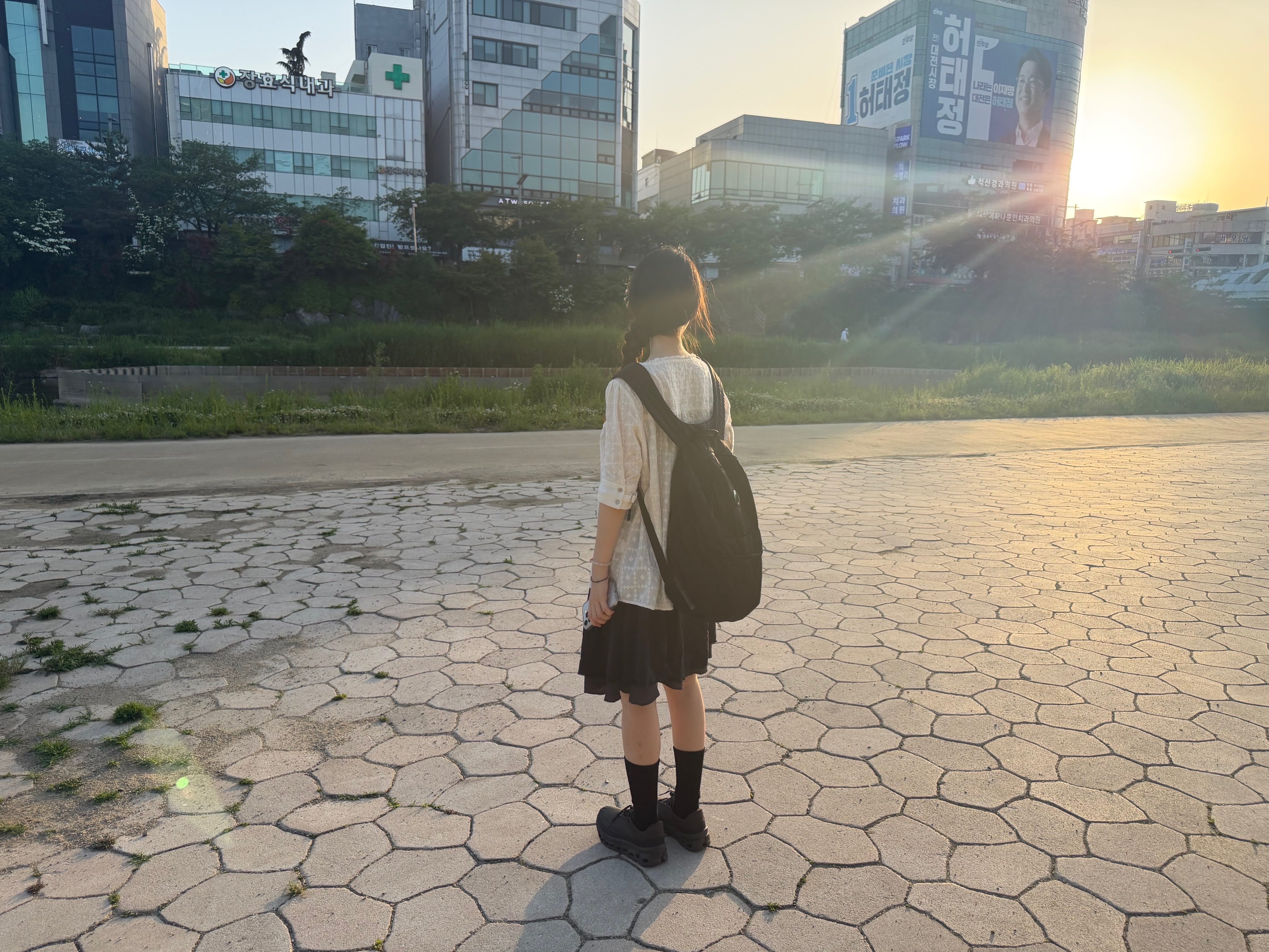 C.P. Company Nylon B Lens Backpack Black - 25FW, On Running x Post Archive Faction (Paf) Cloudmonster 2 Thorn Brown 착용 스타일 - 1