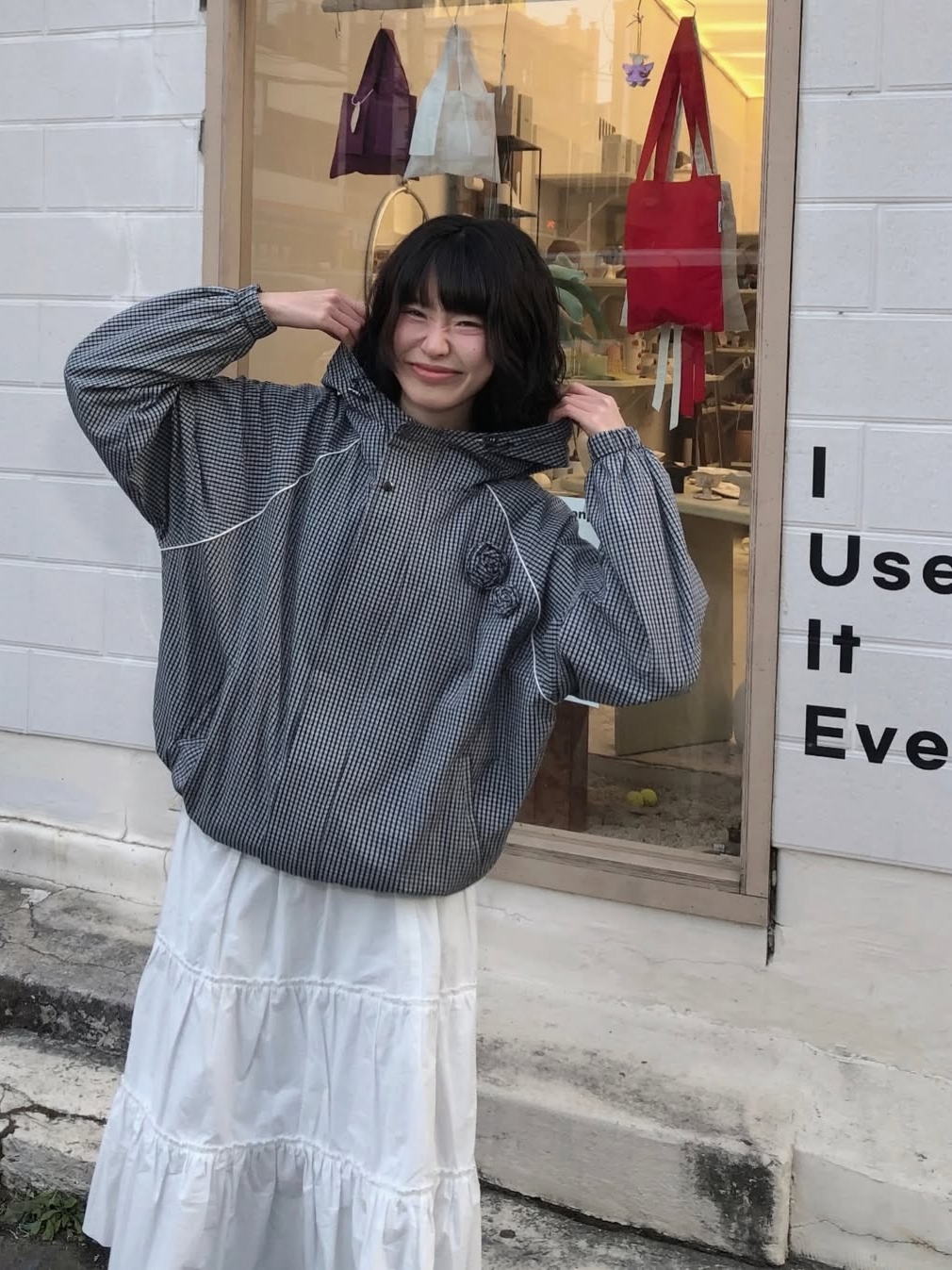 Rosefrantz Rose Corsage Check Windbreaker [Navy] 착용 스타일 - 2