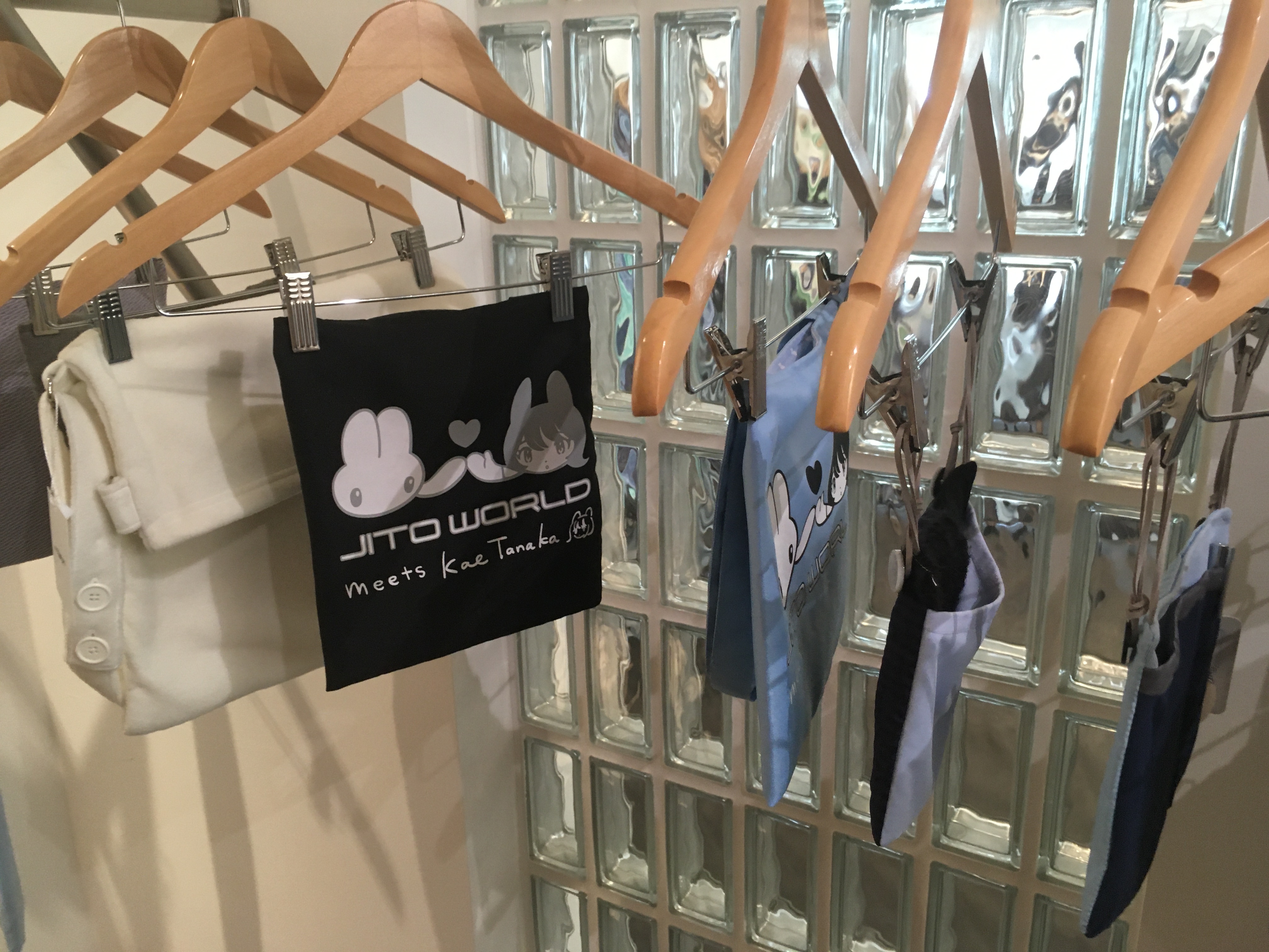 Jichoi Fleece 2-Way Bag Ivory 착용 스타일 - 1