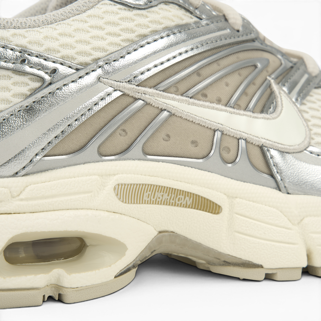(W) 나이키 에어맥스 모토 2K 페일 아이보리 메탈릭 실버((W) Nike Air Max Moto 2K Pale Ivory Metallic Silver) - 8