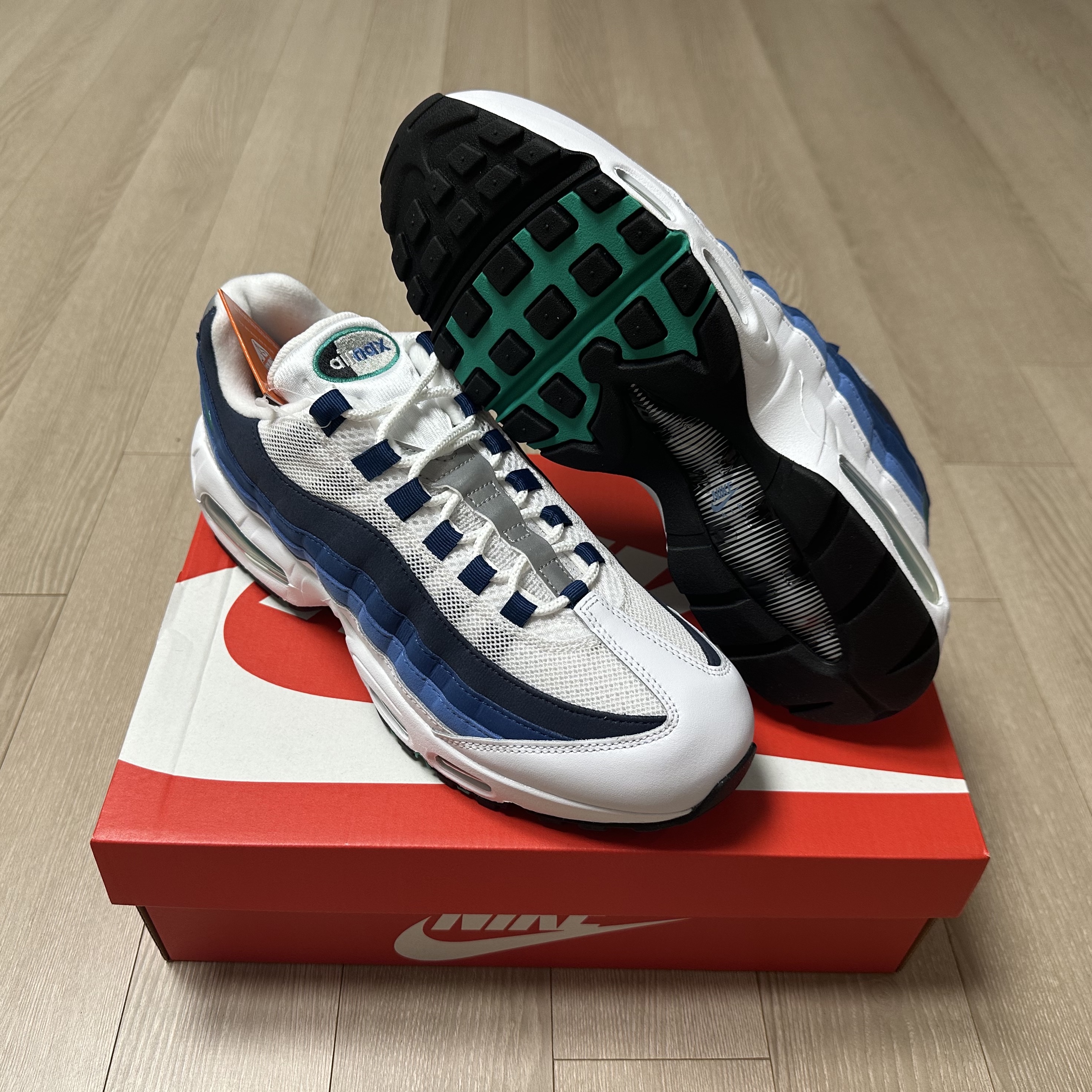 Nike Air Max 95 Big Bubble White Emerald Green 착용 스타일