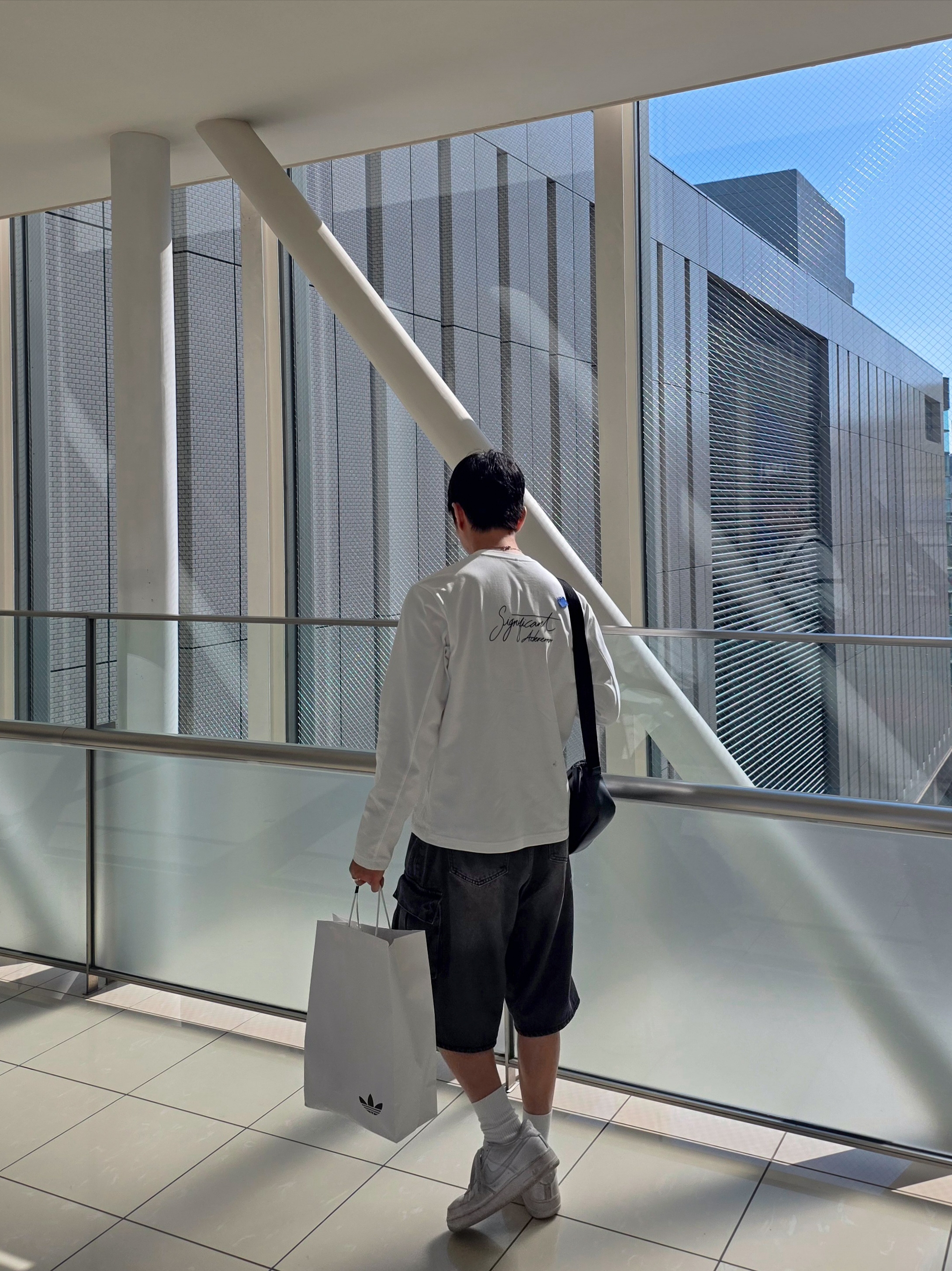 Nike Air Force 1 '07 Low White, Ader Error Sig; Exclusive T-Shirt 02 White 착용 스타일 - 2