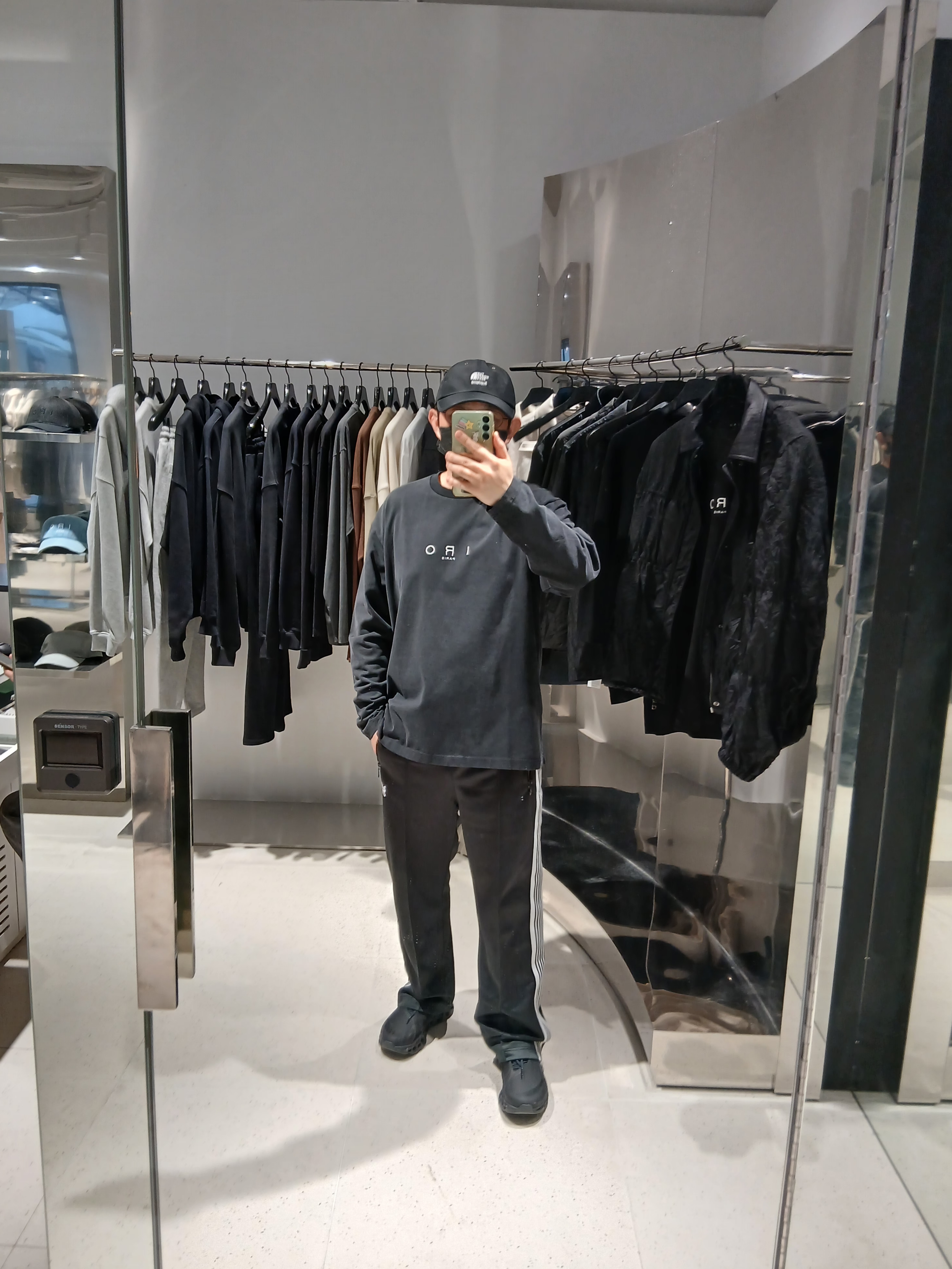 Supreme x The North Face Split 6-Panel Black - 24SS, Needles Track Pant Poly Smooth Charcoal 착용 스타일 - 7