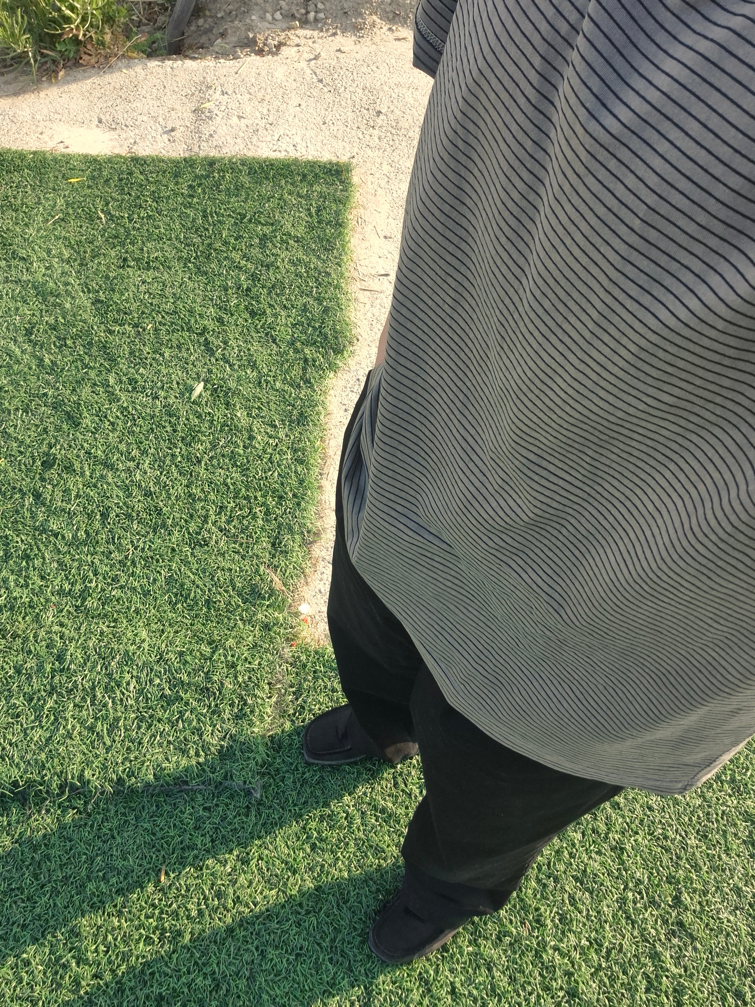 Clarks Wallabee Black Suede 착용 스타일 - 1