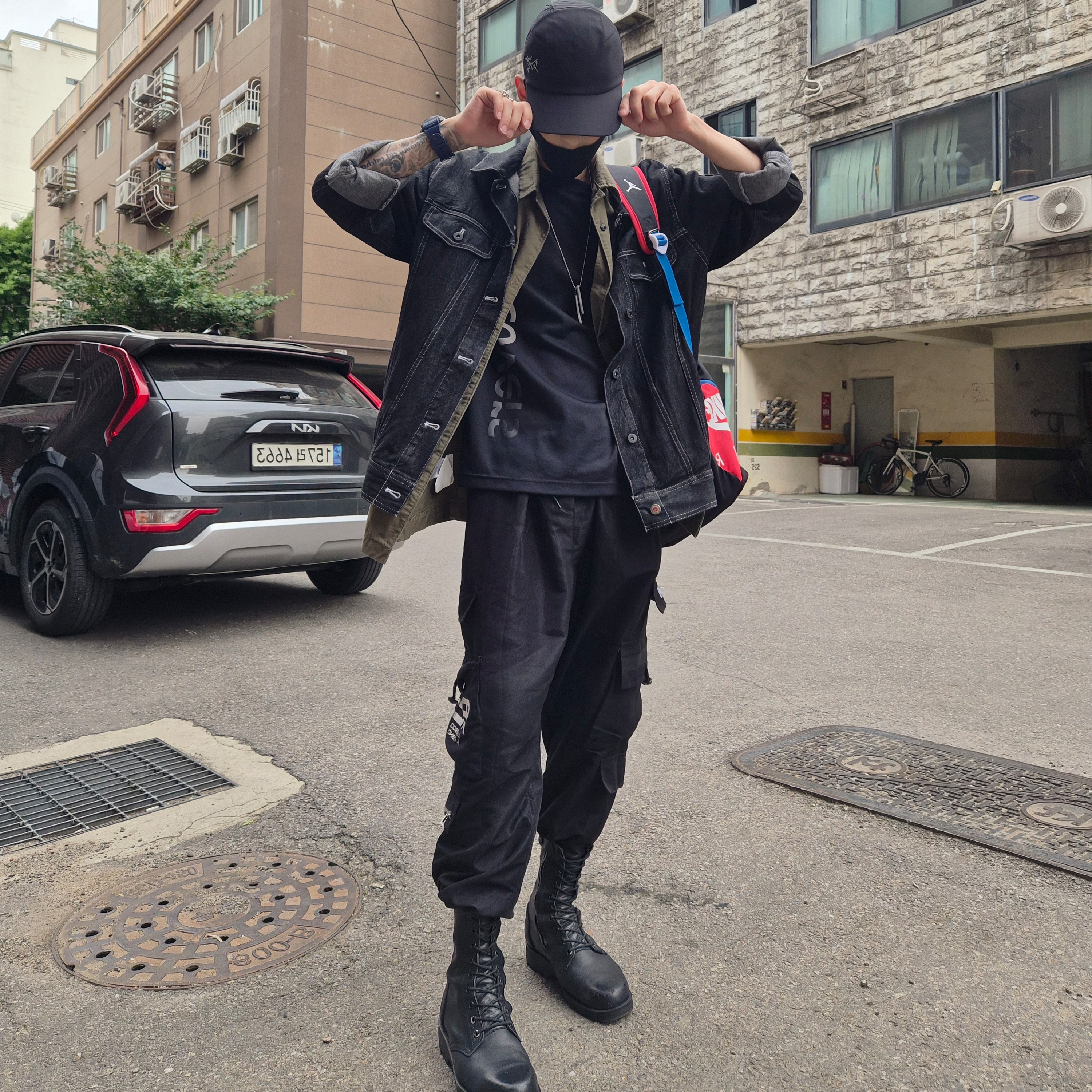 Arc'teryx Calvus Cap Black 착용 스타일