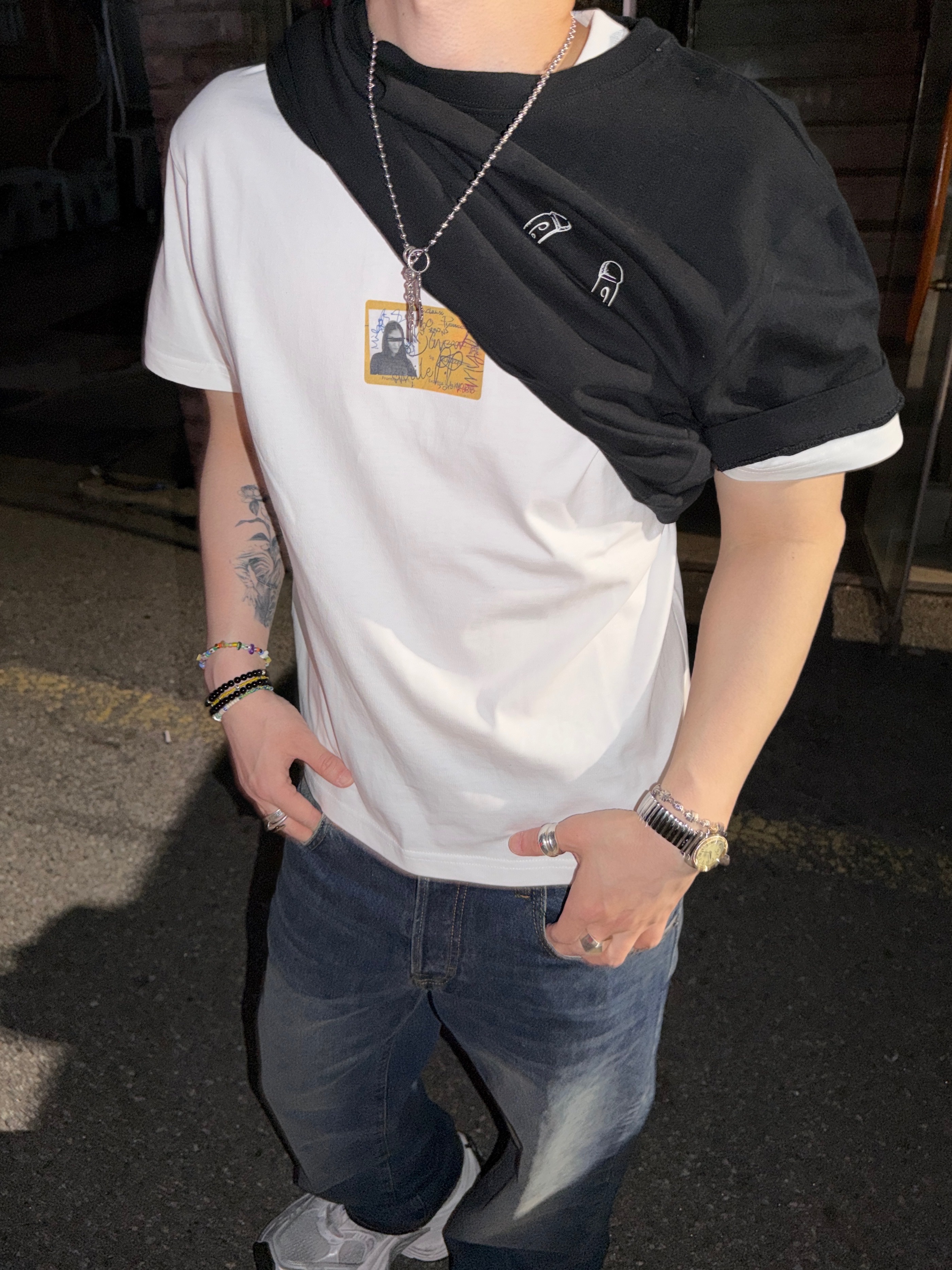 Thevinylhouse Lucky House Tee Black 착용 스타일 - 4