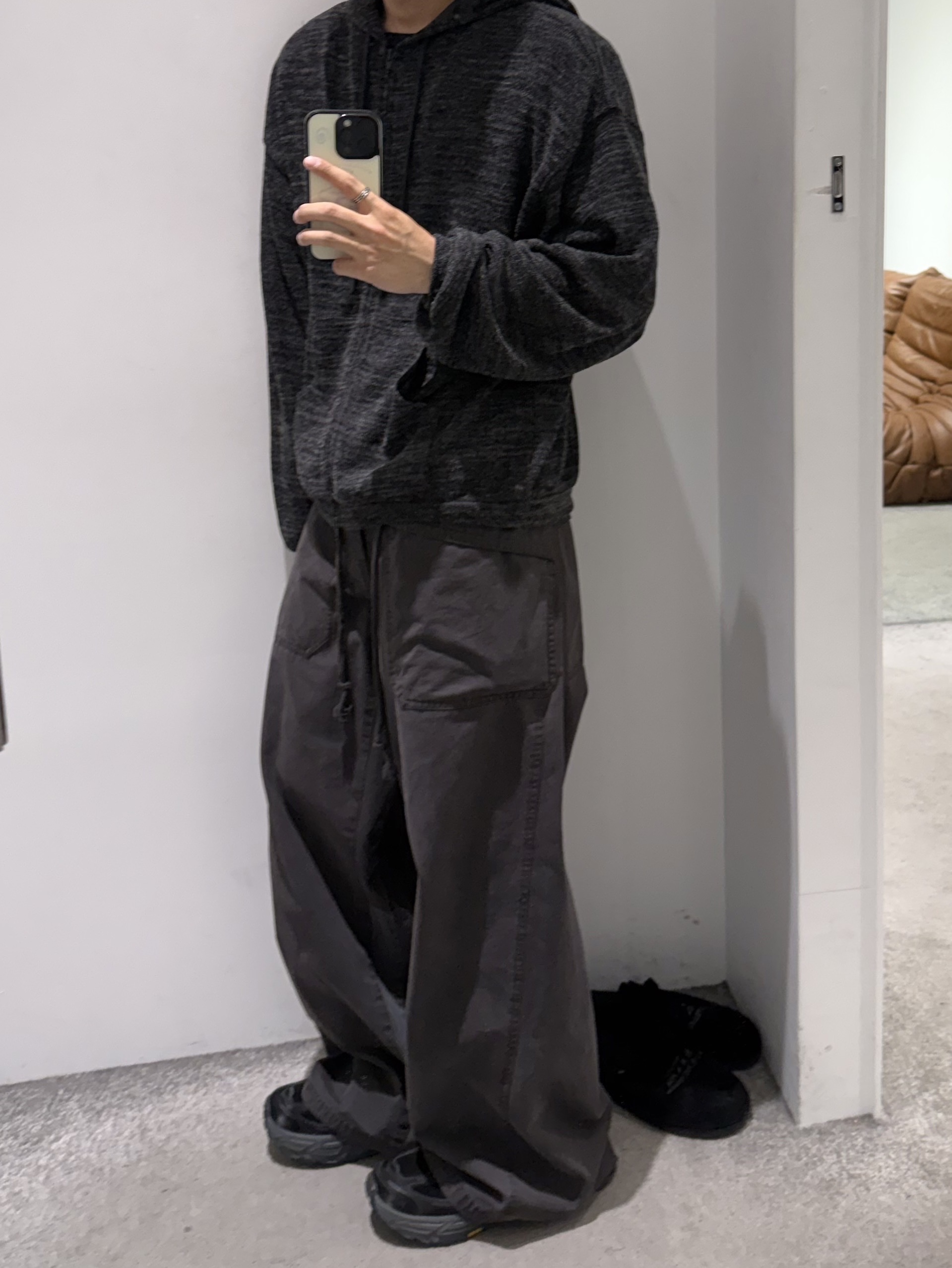 Polyteru Net Zip Hoodie Charcoal, Polyteru Para Pants (Baker Pants) Charcoal 착용 스타일