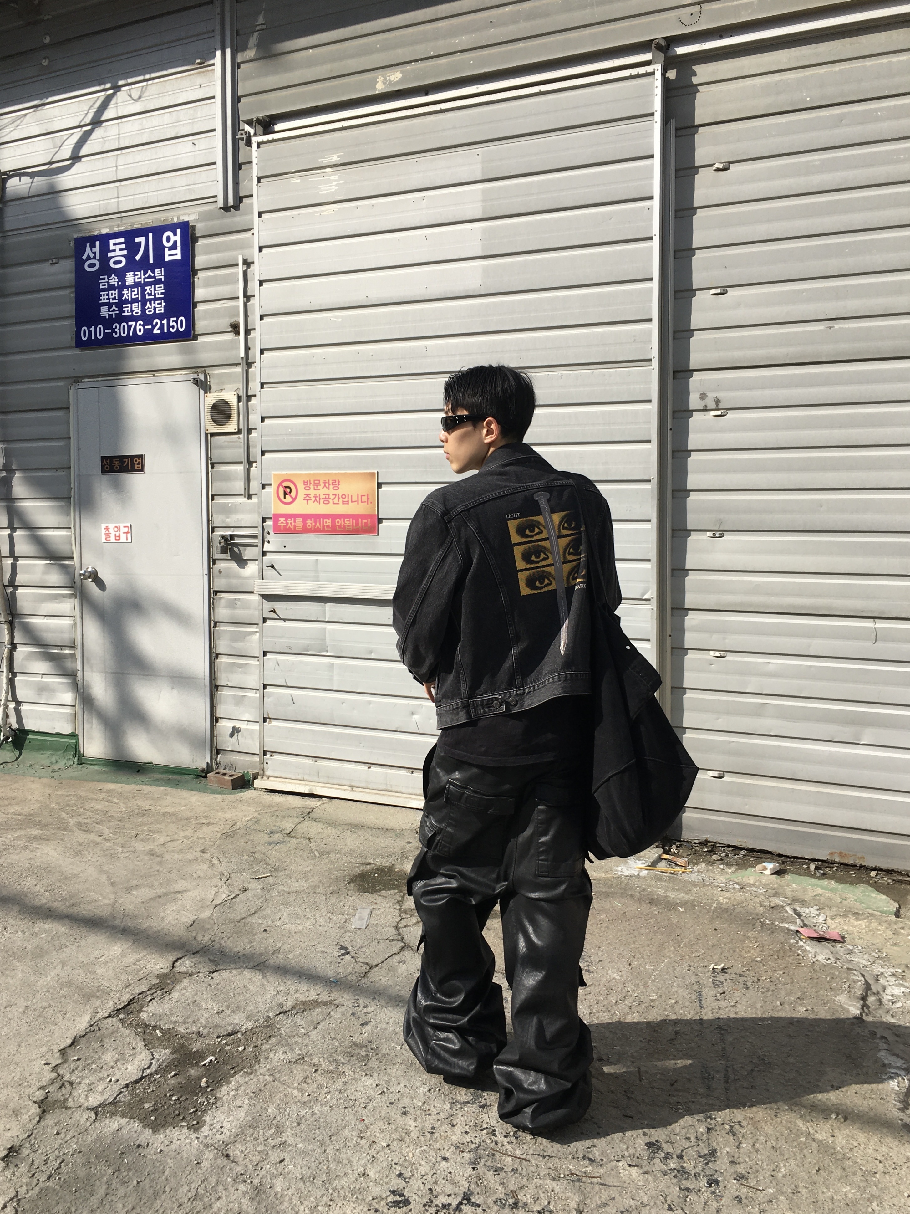 Levi’s x Undercover UC1E9203 Jacket Black, Rick Owens Porterville Denim Double Cargo Jumbo Belas Pants Black Wax 착용 스타일 - 2