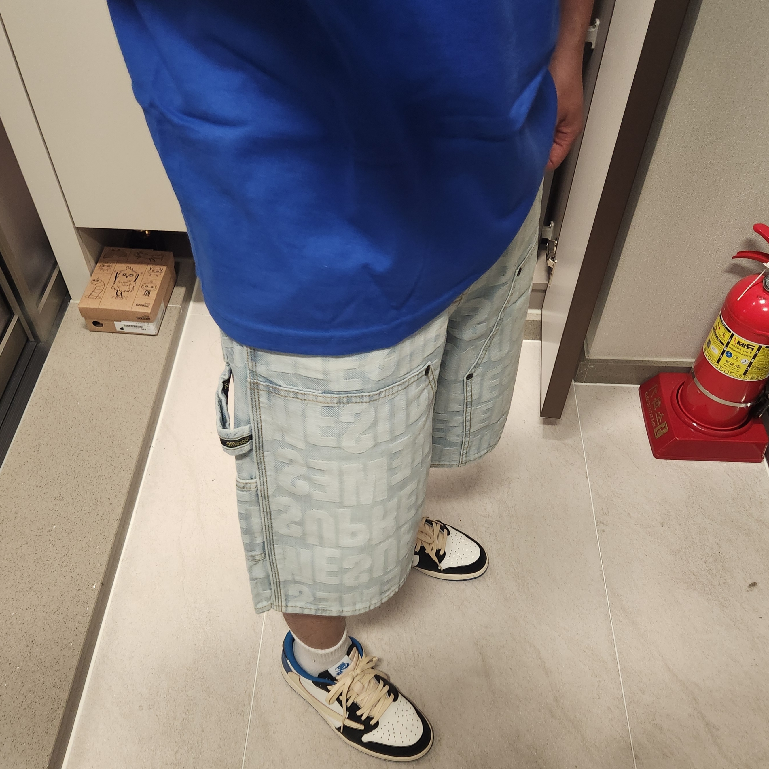 Supreme Repeat Jacquard Double Knee Denim Short Light Washed Indigo - 26SS ์ฐฉ์ฉ ์คํ์ผ - 2