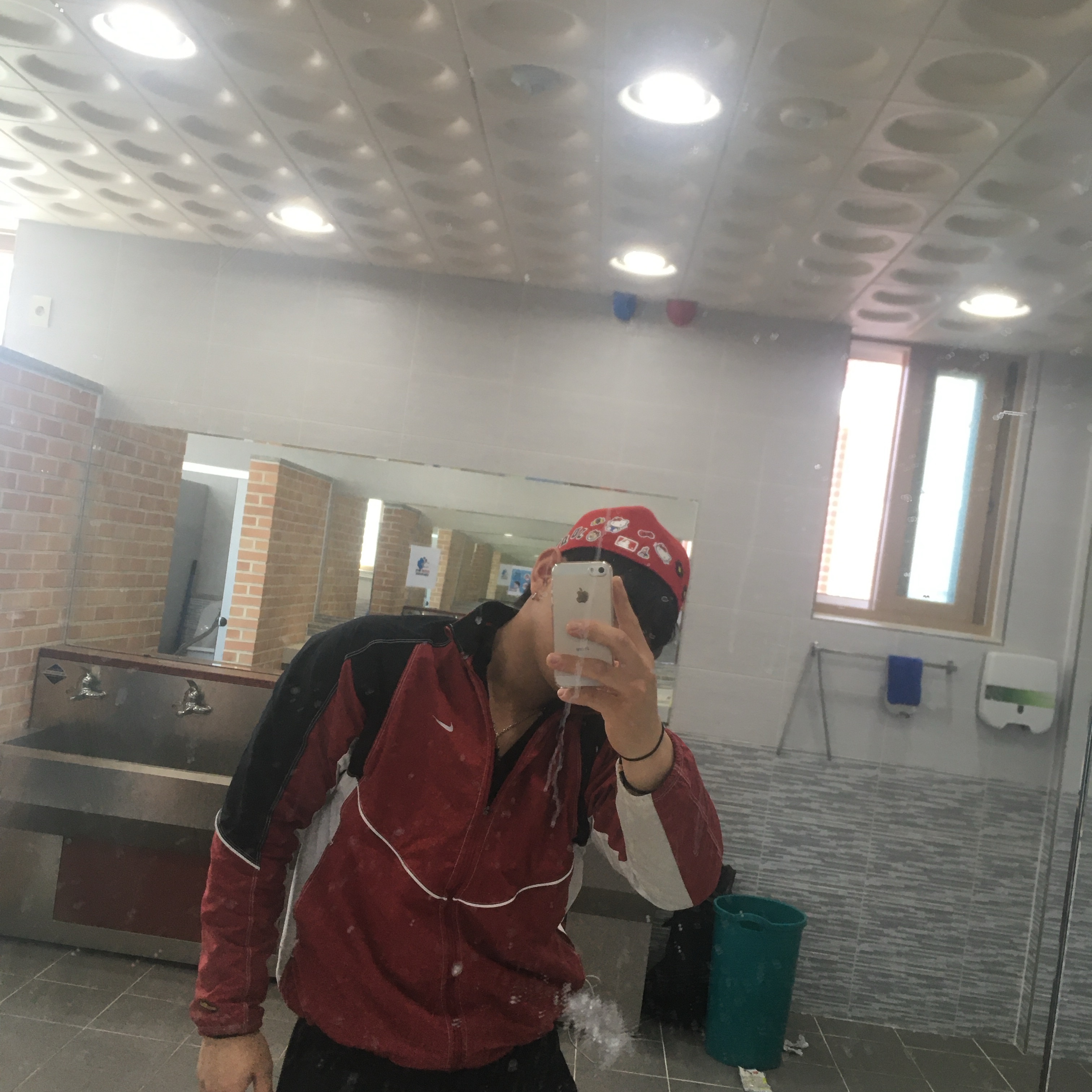 New Era MLB New York Yankees Basic Fitted Cap Scarlet, Nike Retro Dri-Fit Track Jacket Team Crimson Black - Asia 착용 스타일 - 1