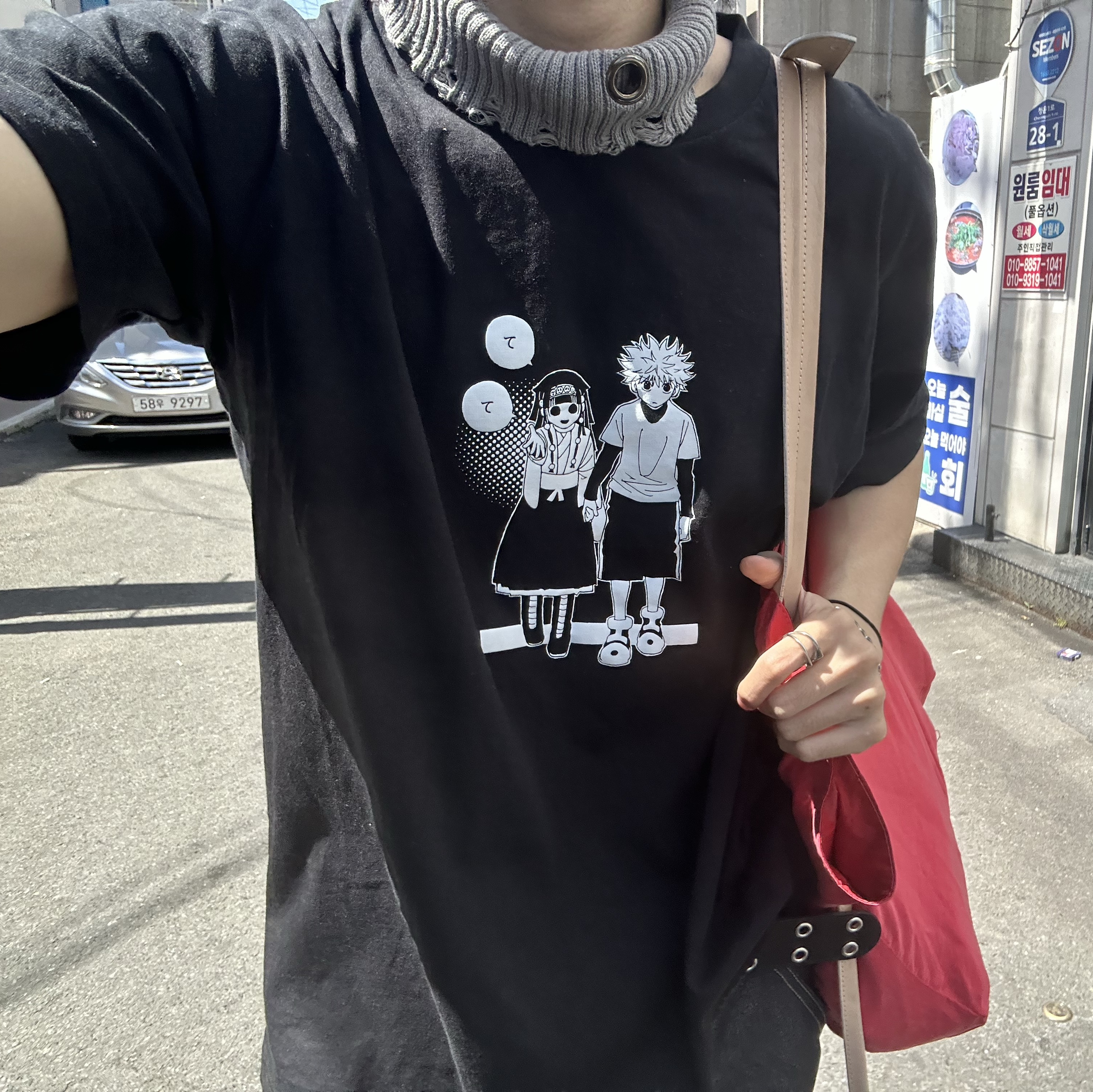 Uniqlo UT Shueisha 100th Anniversary Hunter x Hunter T-Shirt Black, Xlim Ep.7 Synopsis 02 Bag Red 착용 스타일 - 3