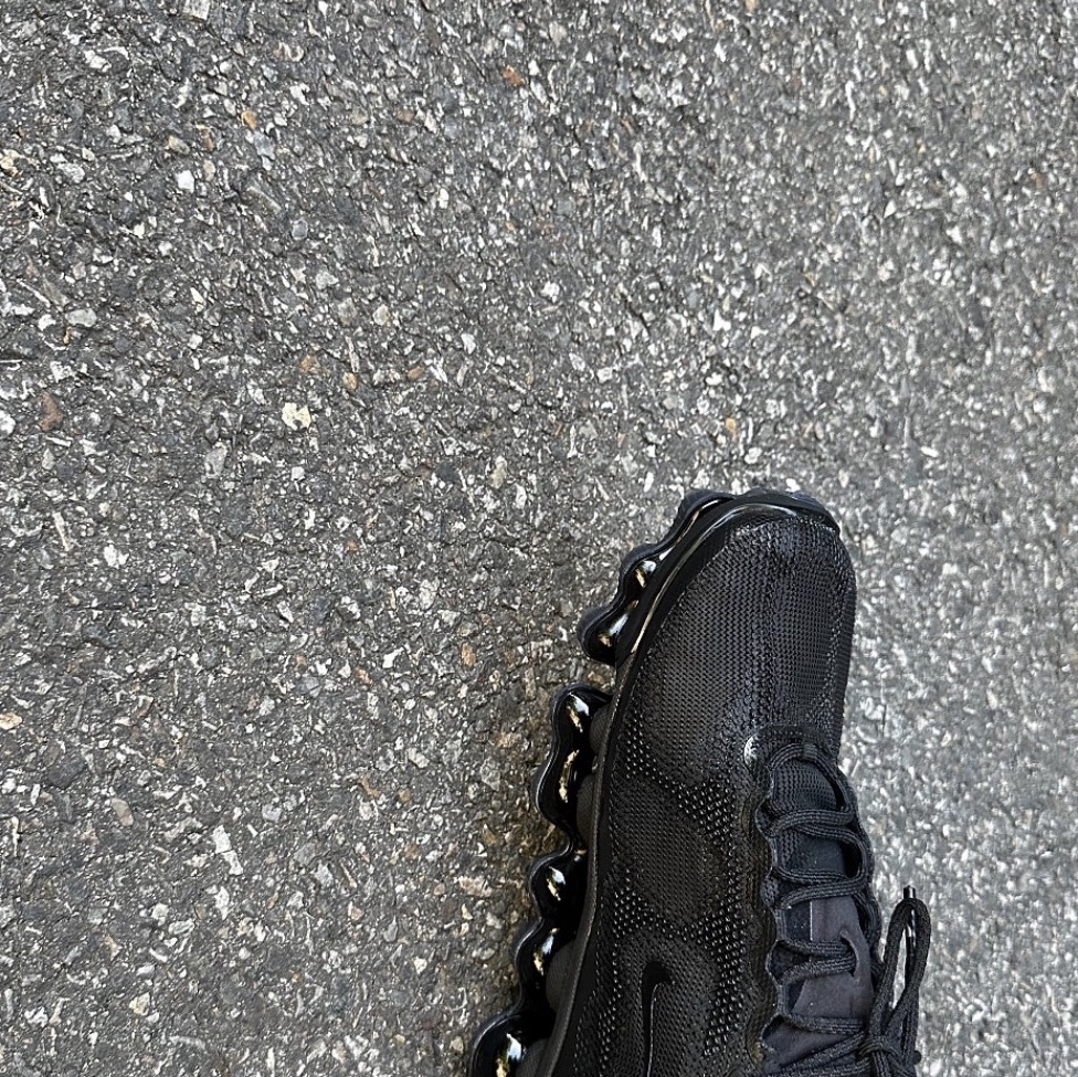 Nike Air Liquid Max Black 착용 스타일