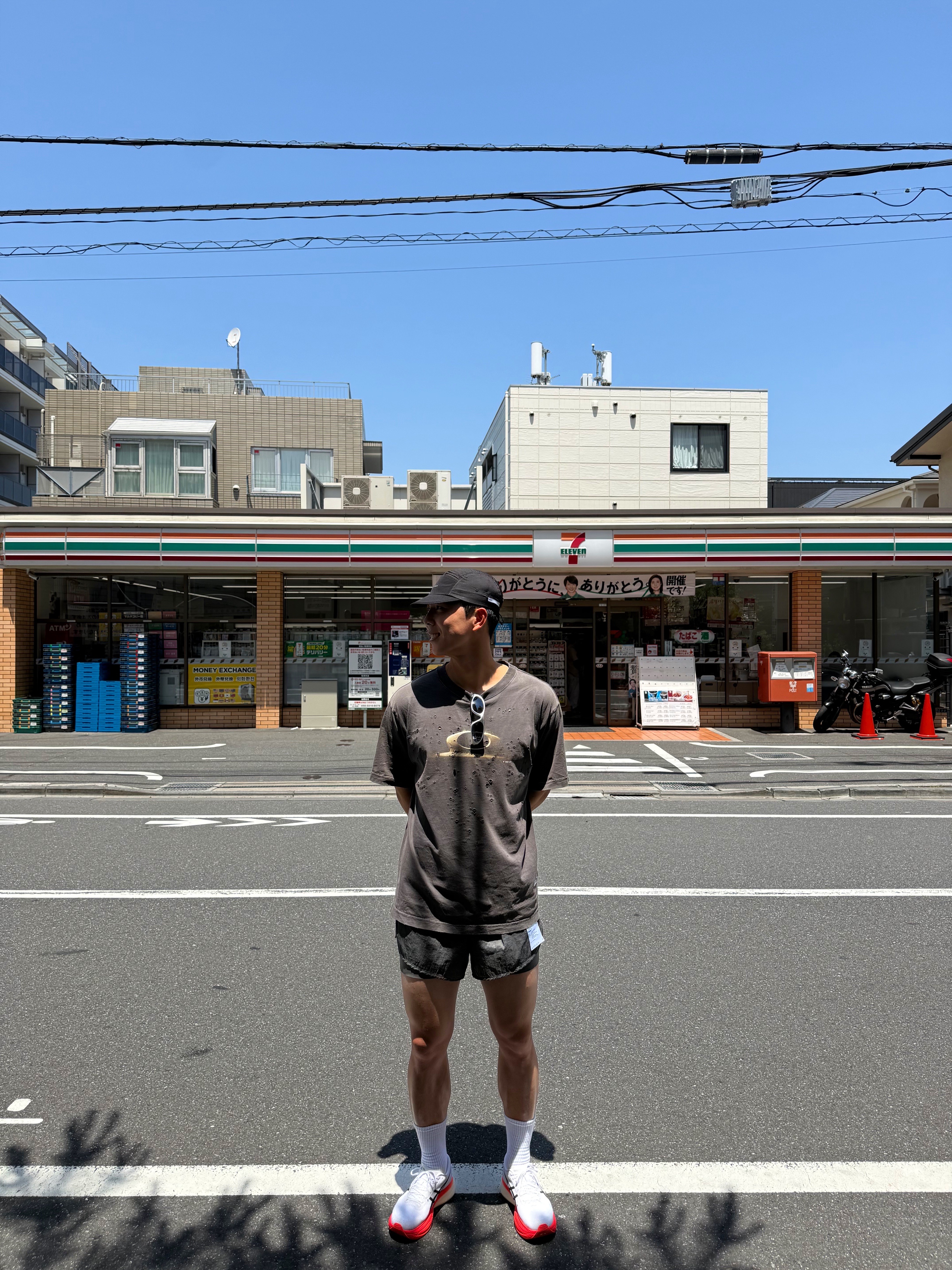 Oakley x Satisfy Mothtech T-Shirt Aged Black, Satisfy Re-Possessed Rippy Trail Cap Black 착용 스타일