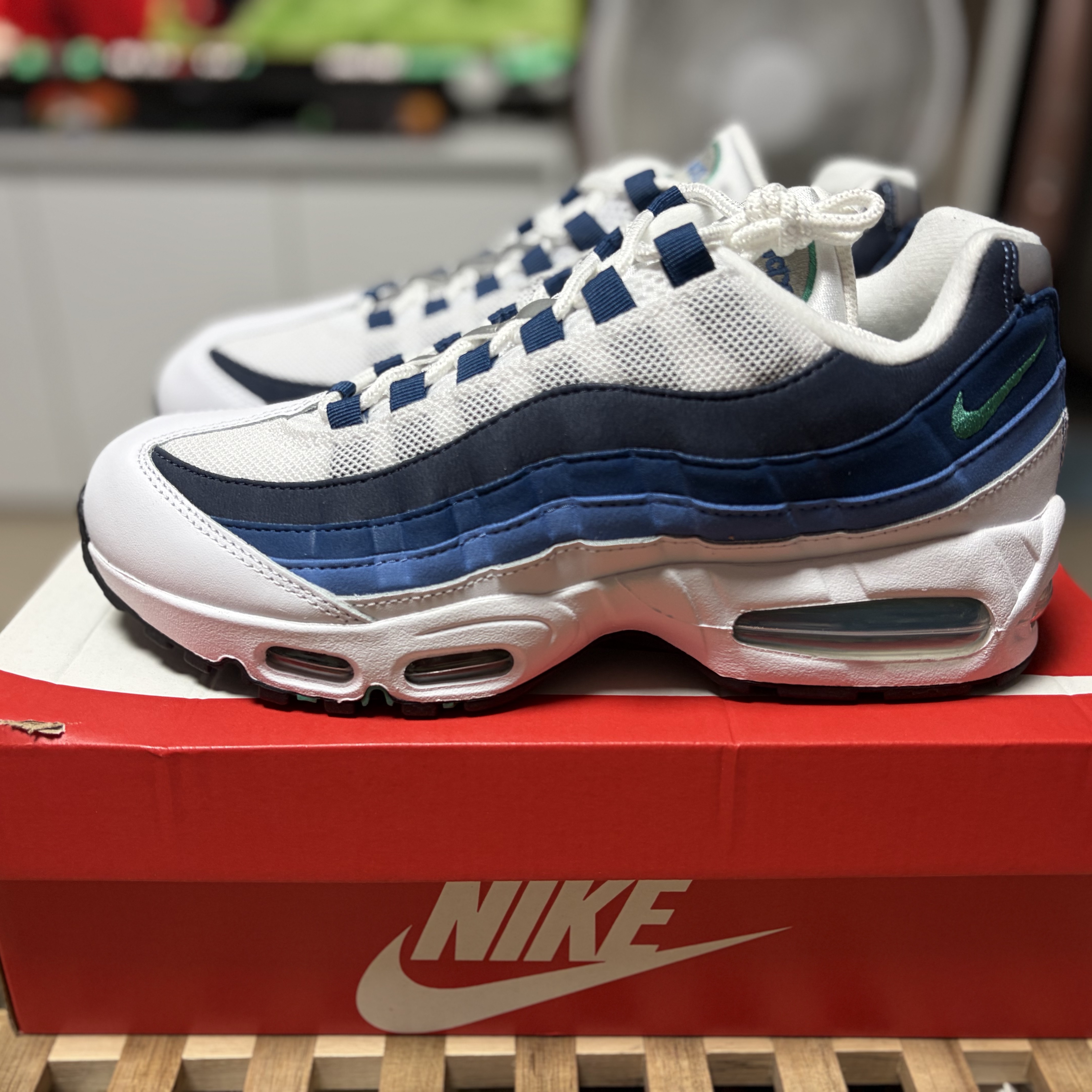 Nike Air Max 95 Big Bubble White Emerald Green 착용 스타일 - 1