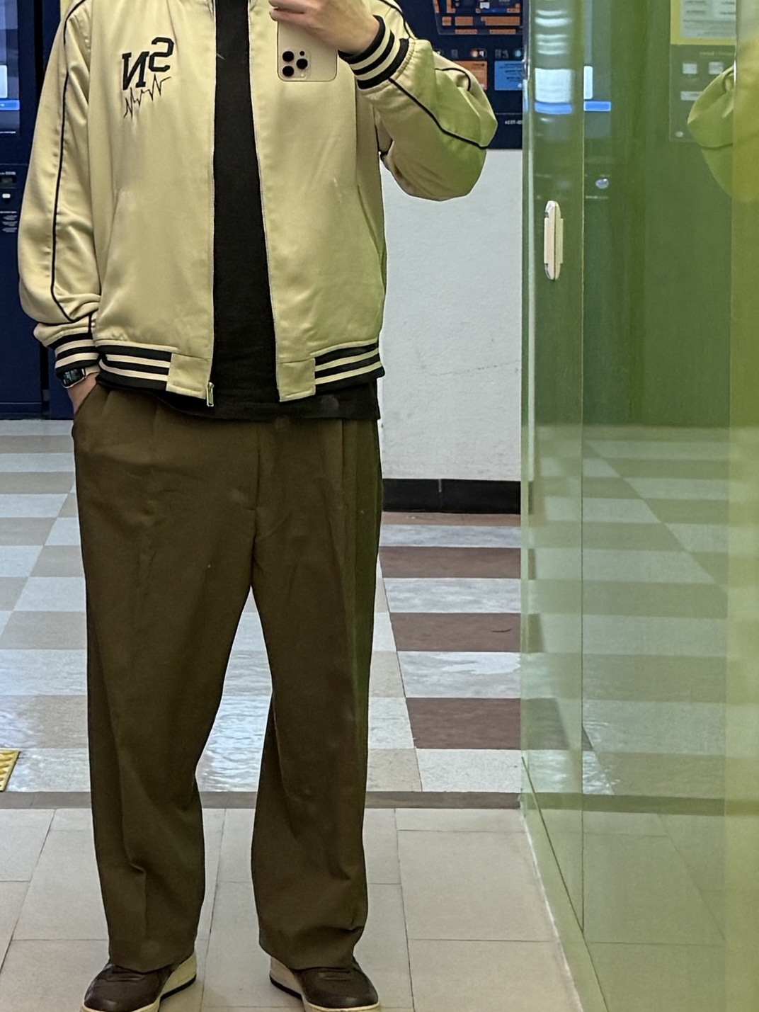 GU x Undercover Satin Rib Blouson Beige, Uniqlo x Marni Wide Fit Pleated Trousers Olive 착용 스타일