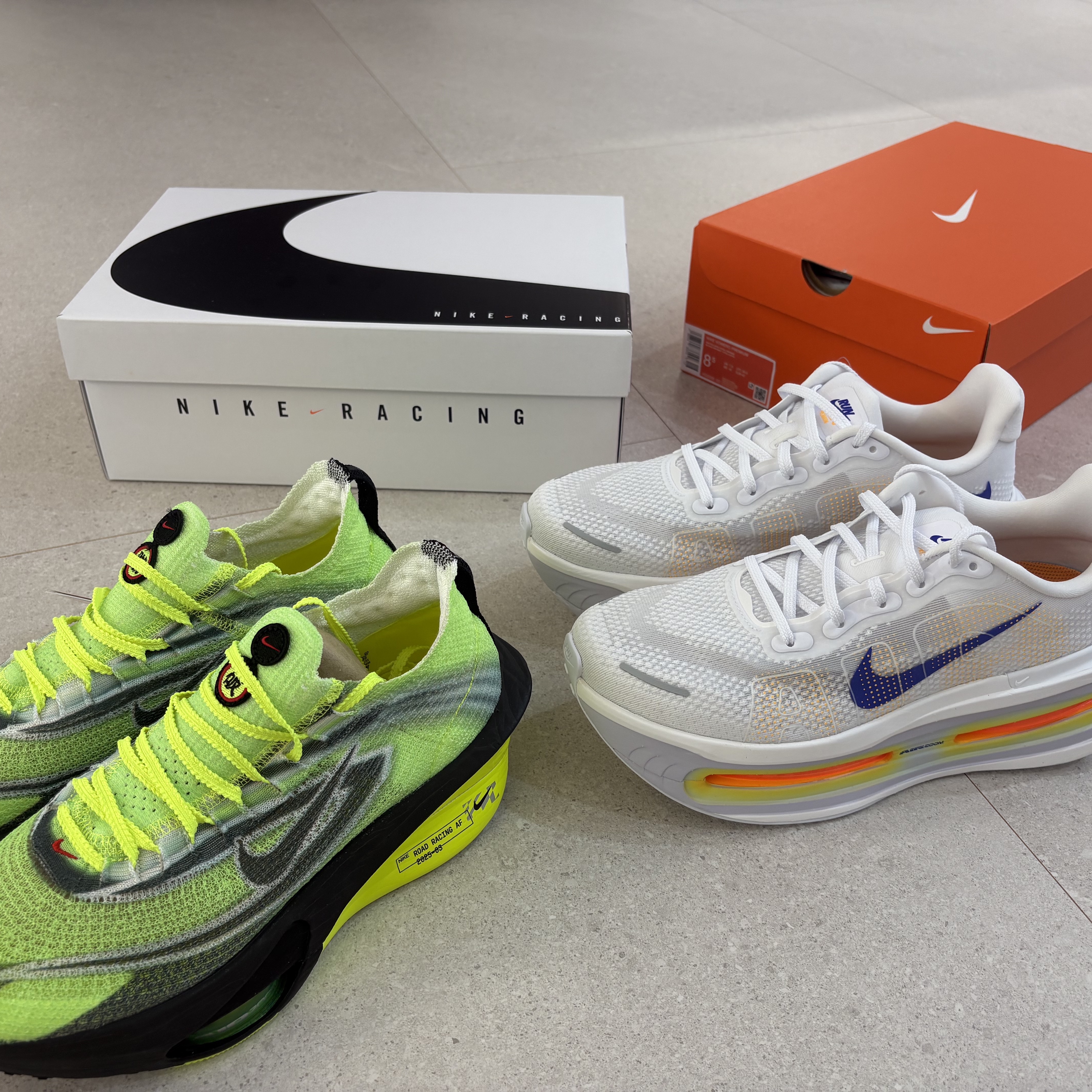 Nike Air Zoom Alphafly Next% 3 Multicolor Volt, Nike Vomero Premium White Total Orange 착용 스타일 - 1