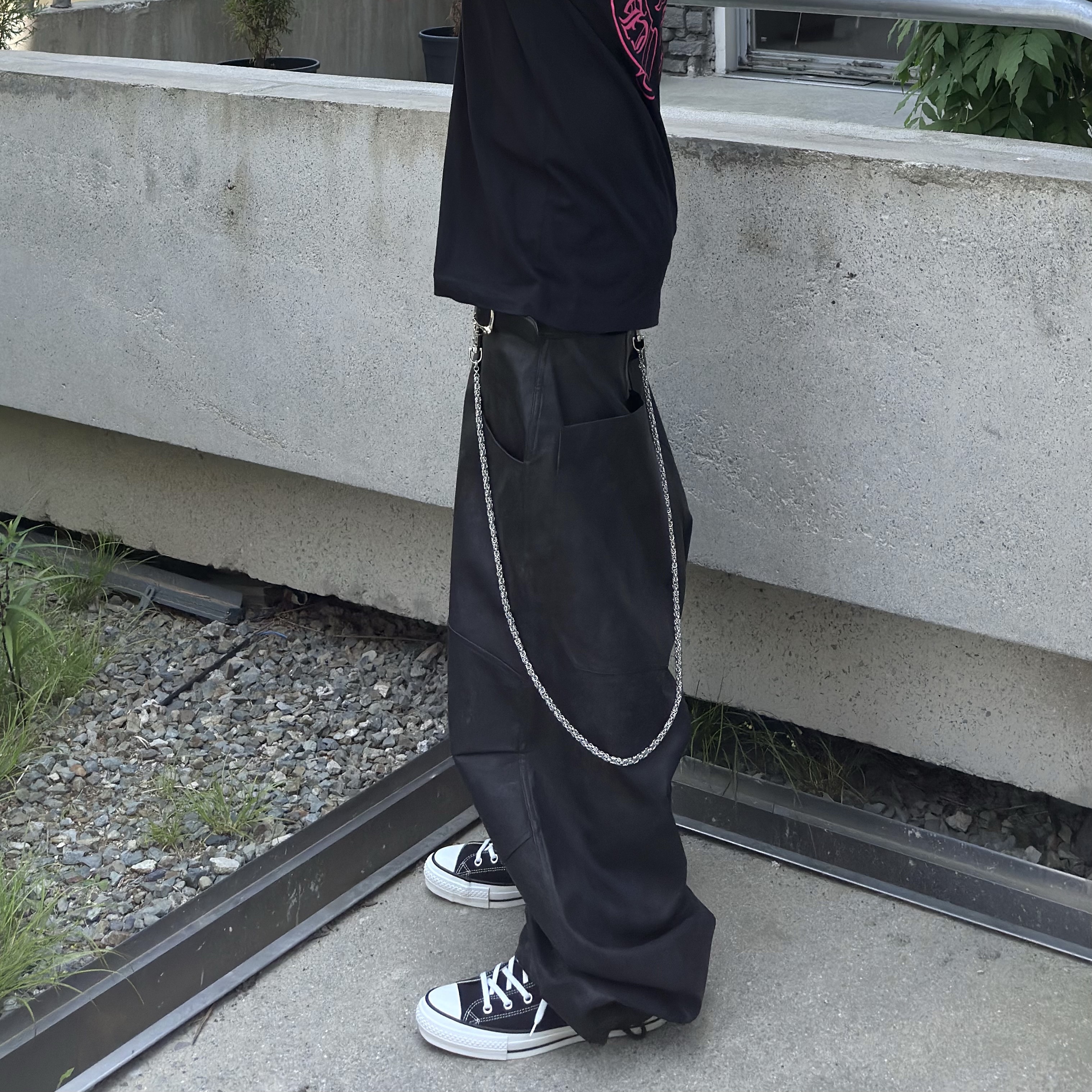 Chrome Hearts Horseshoe Logo T-Shirt Black Pink, MJD x Koin Seoul 3D Knee Eco Leather Pants Black 착용 스타일 - 2