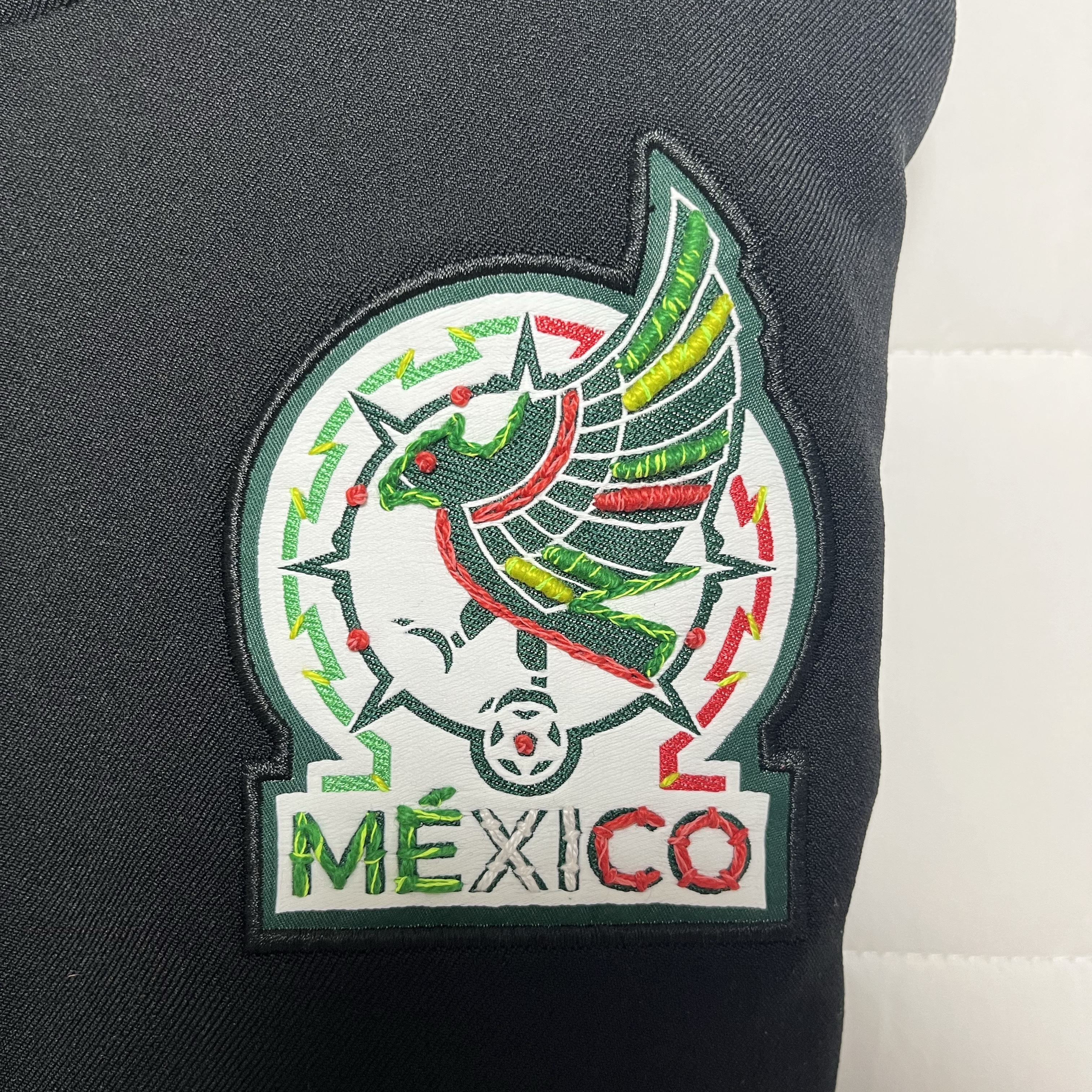 Adidas x Someone Somewhere Mexico Top Black - KR Sizing (Non Marking Ver.), Adidas Spain 2026 Away Jersey Off White - US Sizing (Non Marking Ver.) 착용 스타일 - 3