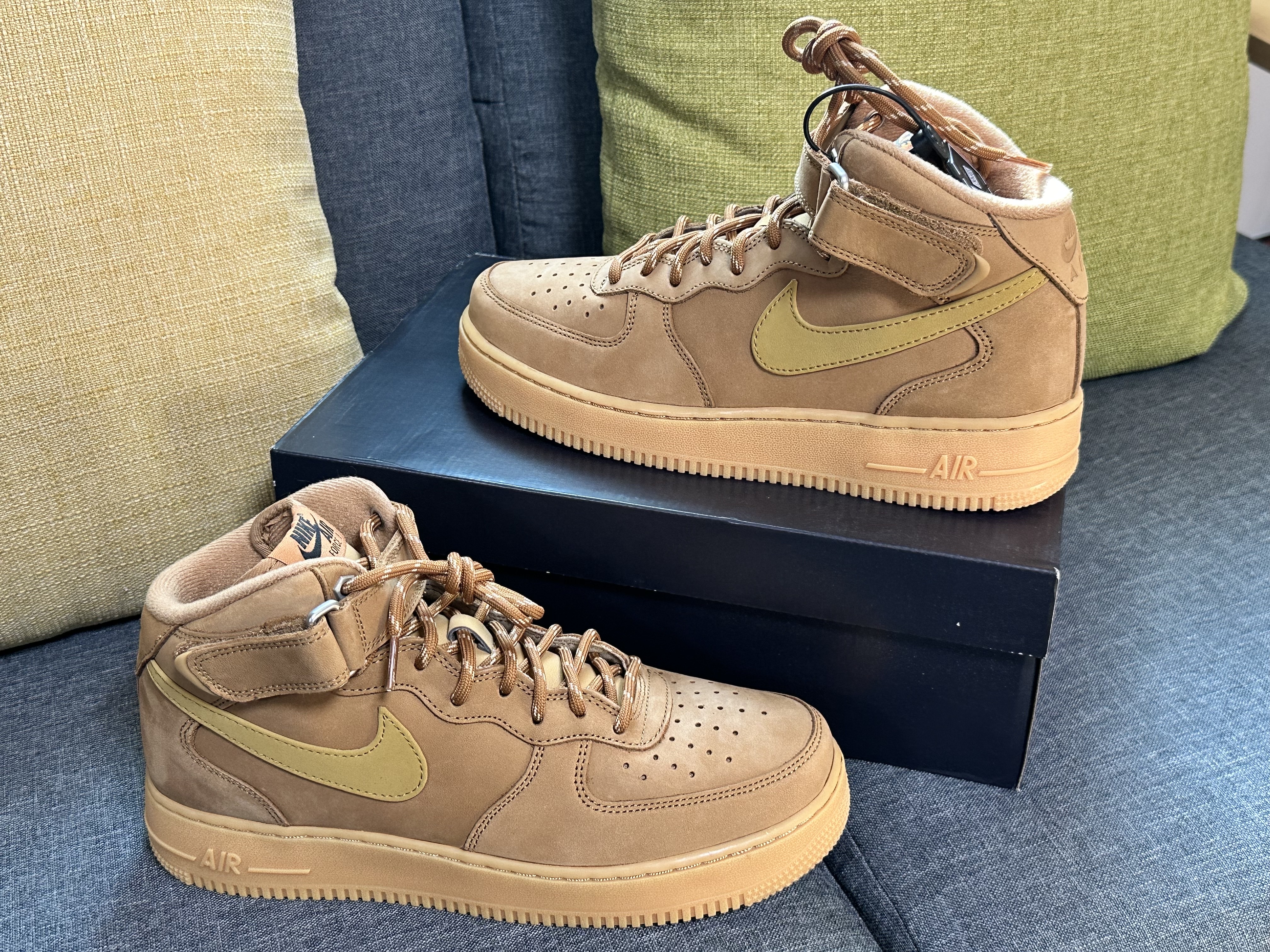 Nike Air Force 1 Mid '07 WB Flax 착용 스타일