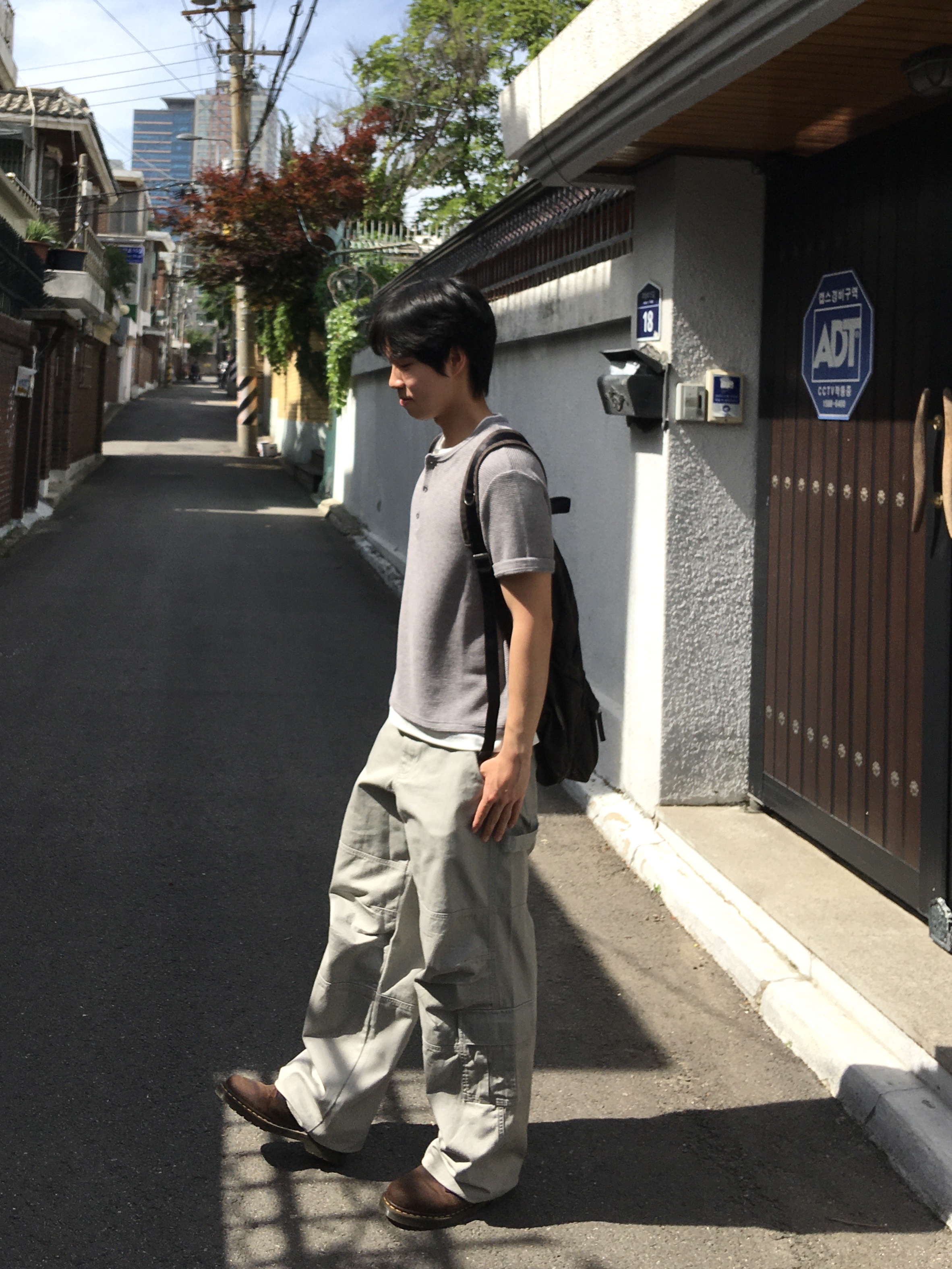 Dr. Martens 1461 Crazy Horse Dark Brown 착용 스타일 - 3