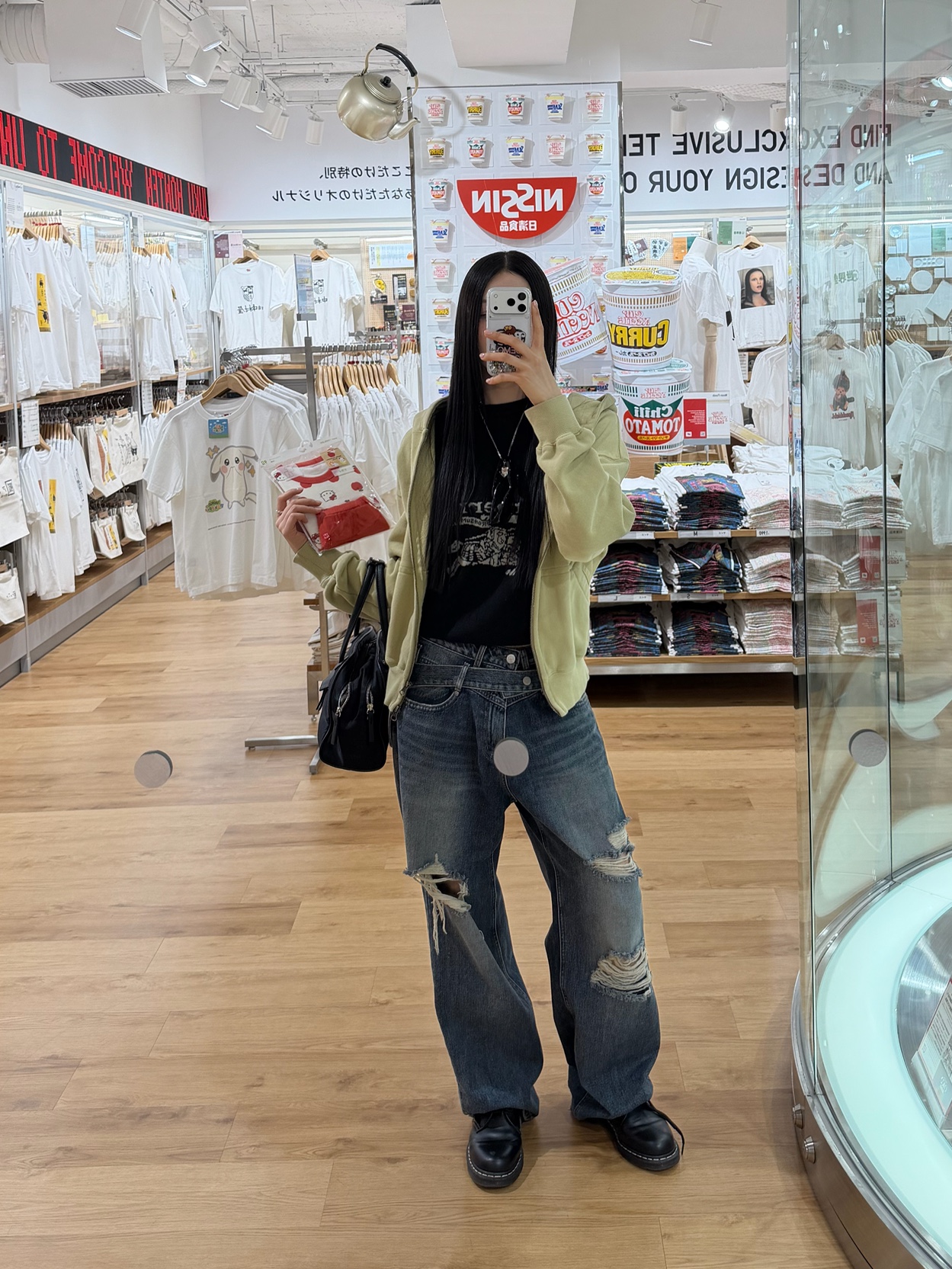 Dr. Martens 1461 WS Black Smooth, BAPE Baby Milo Glitter iPhone 17 Pro Case Clear 착용 스타일