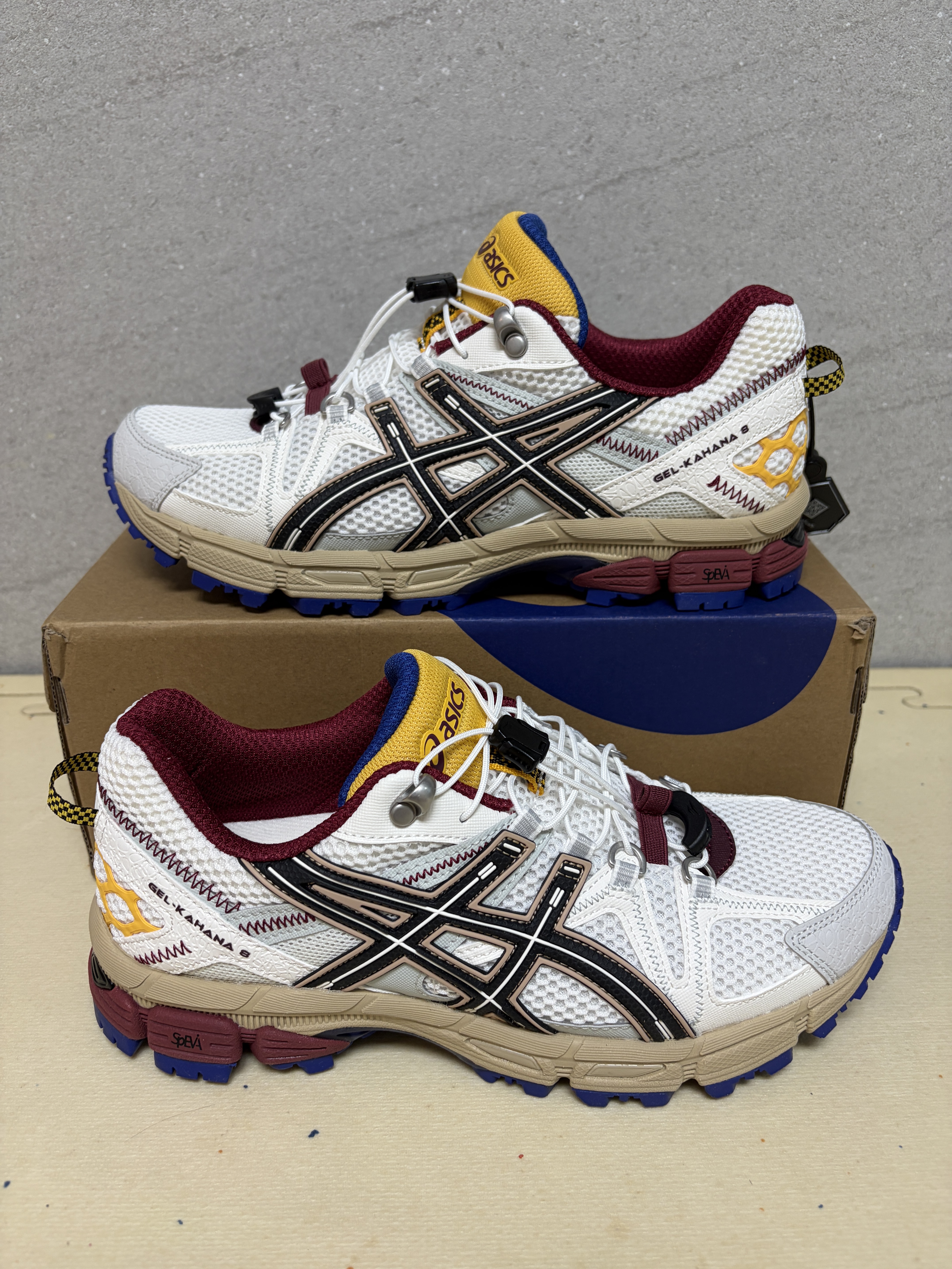 Asics Gel-Kahana 8 White Red 착용 스타일 - 2