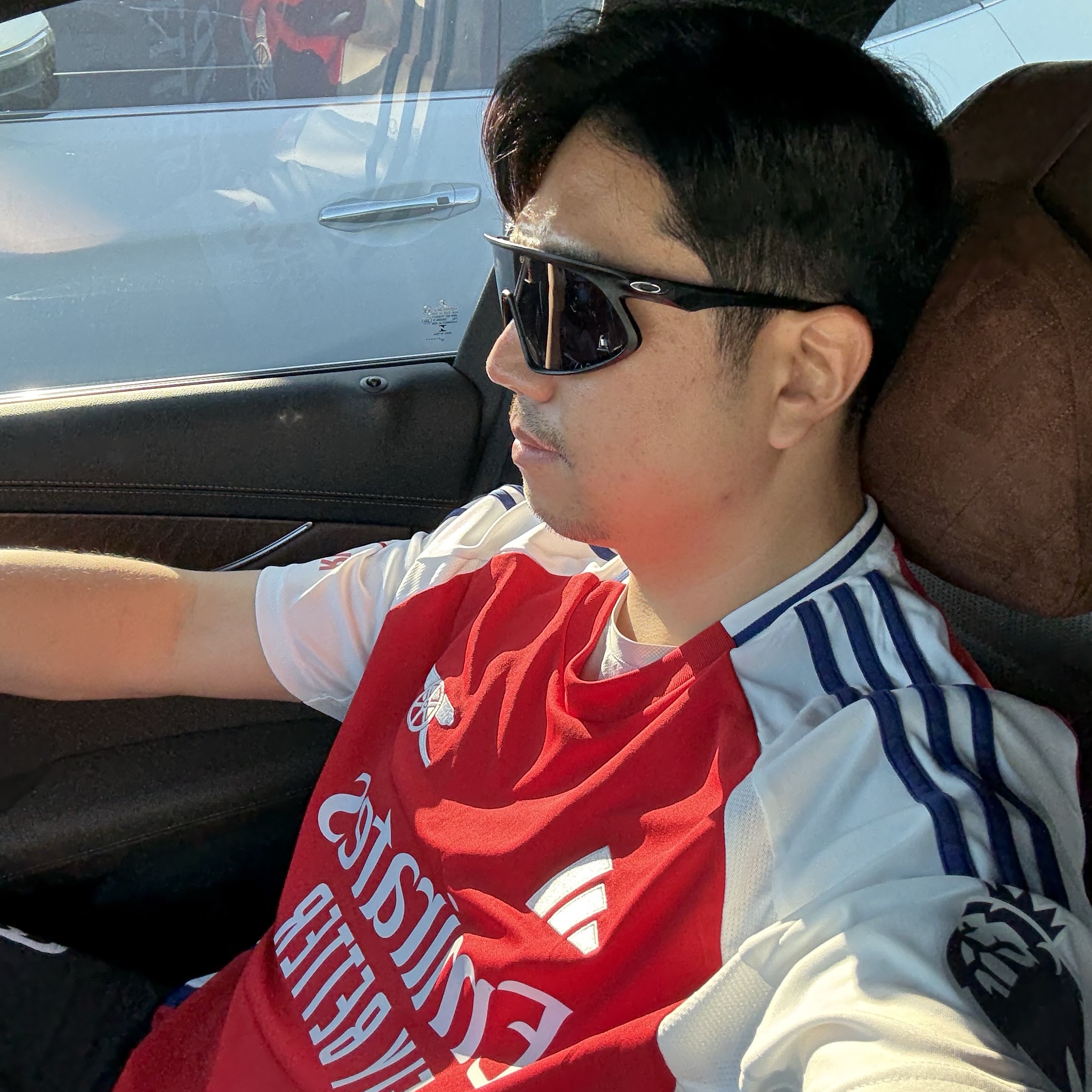 Adidas Arsenal 2025/26 3rd Jersey Cloud White Team Coll Burgundy 2 - US Sizing (Non Marking Ver.), Adidas Arsenal 2024/25 Home Jersey Better Scarlet White - KR Sizing (Non Marking Ver.) 착용 스타일 - 6