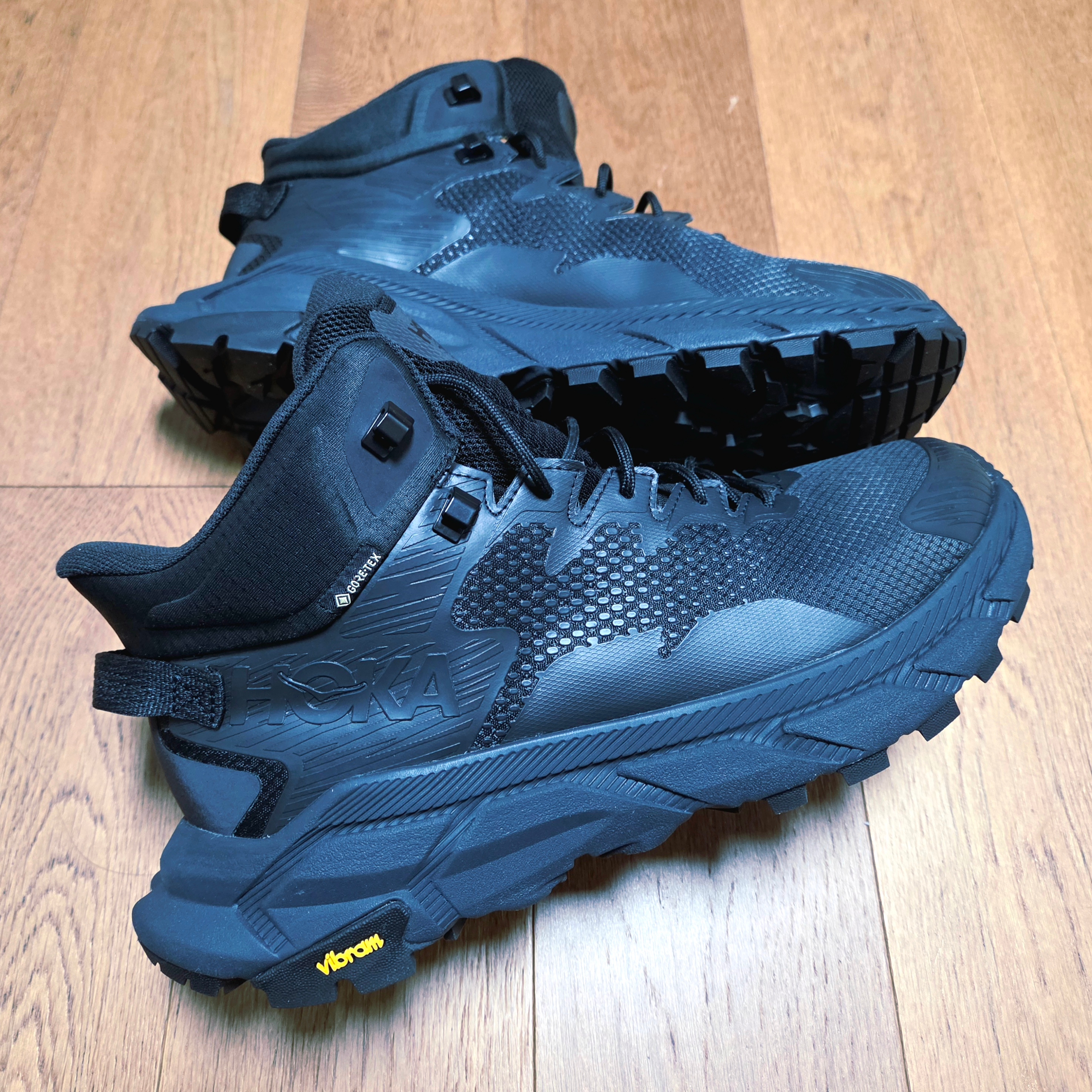 Hoka Trail Code GTX Black 착용 스타일