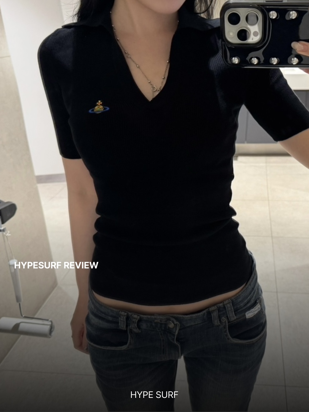 (W) Vivienne Westwood Orb Logo Cotton Polo Shirt Black 착용 스타일 - 2