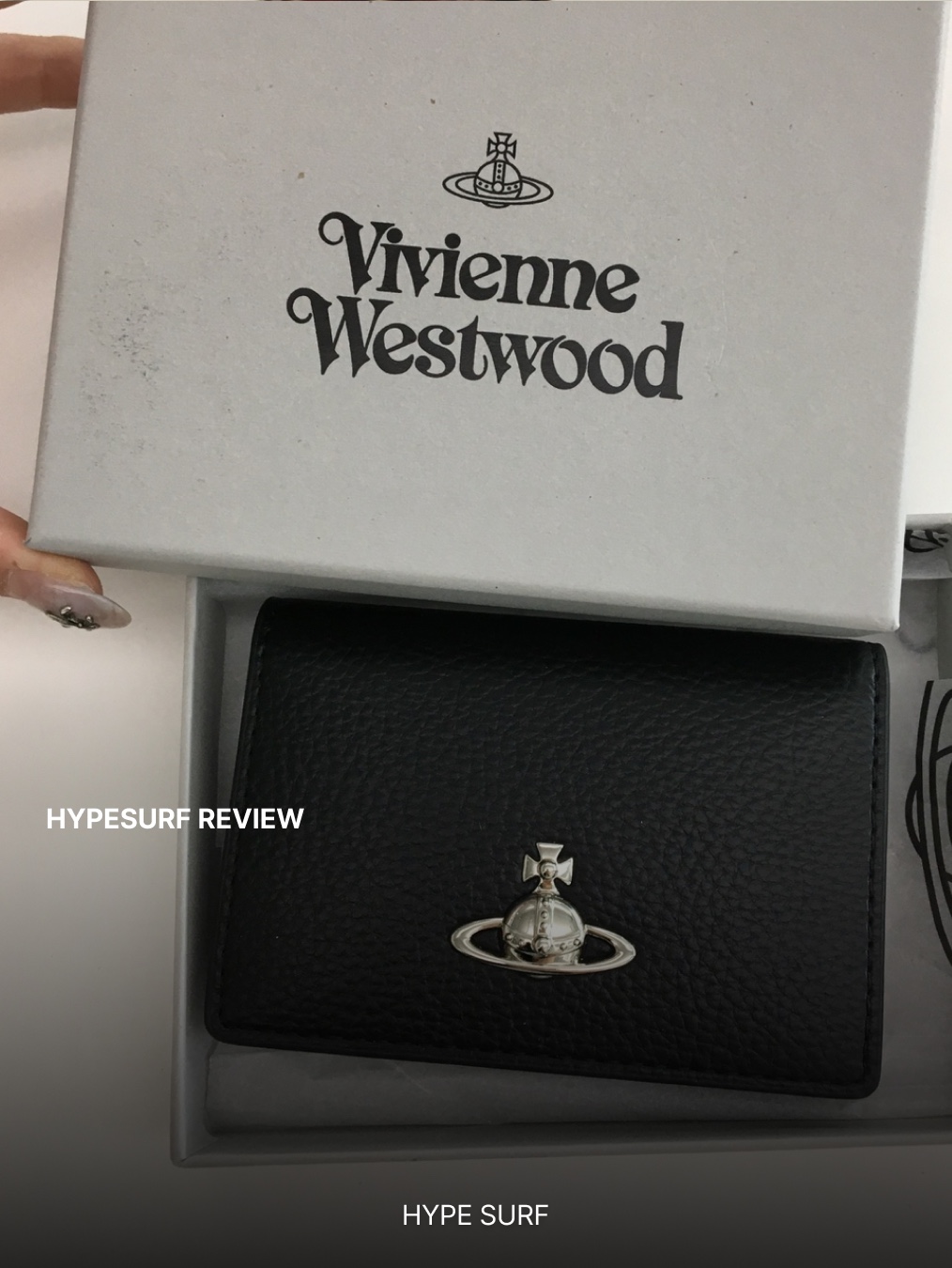 Vivienne Westwood Orb Grain Flap Card Holder Black 착용 스타일 - 3