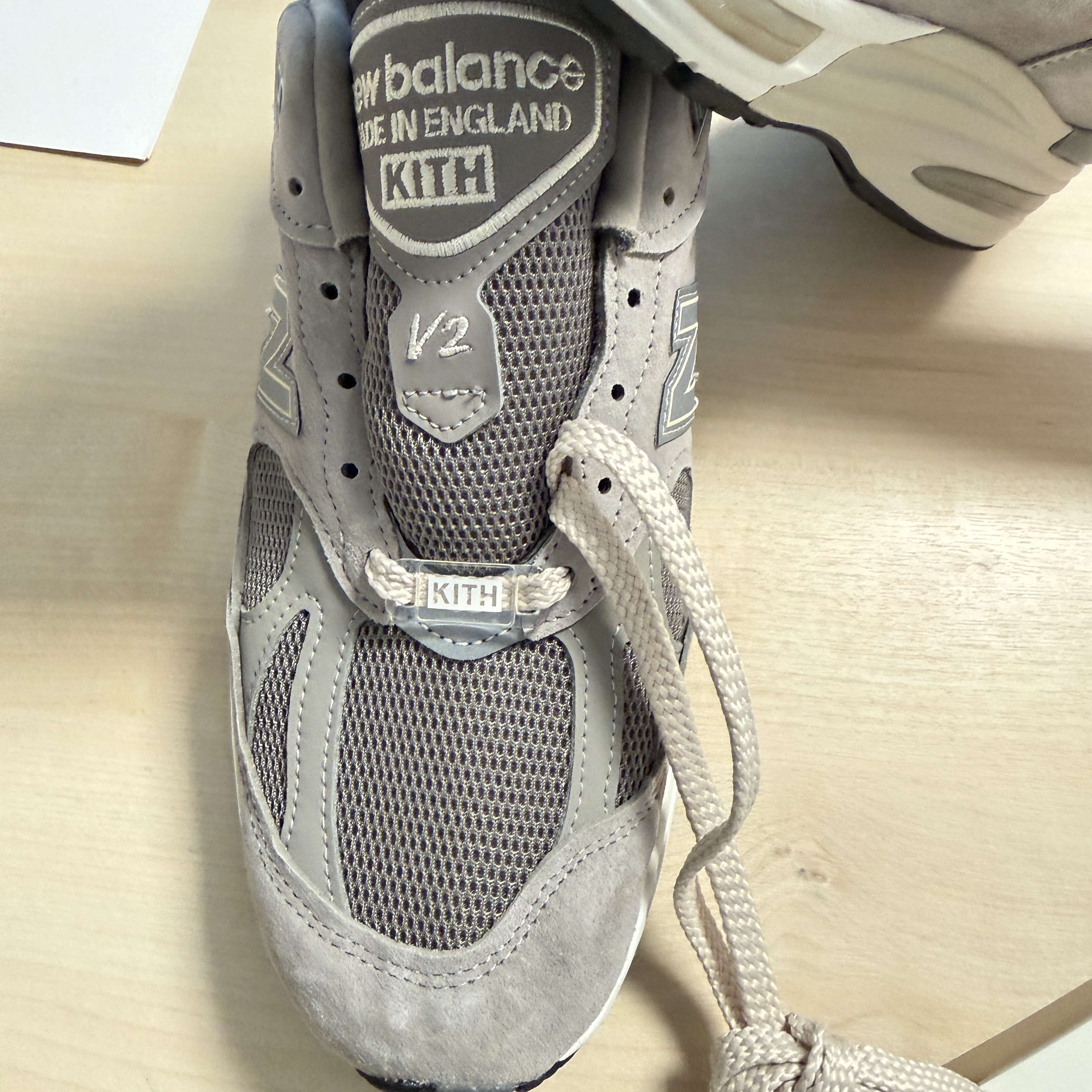 New Balance x Kith 991v2 Made in UK Moonrock 착용 스타일 - 2